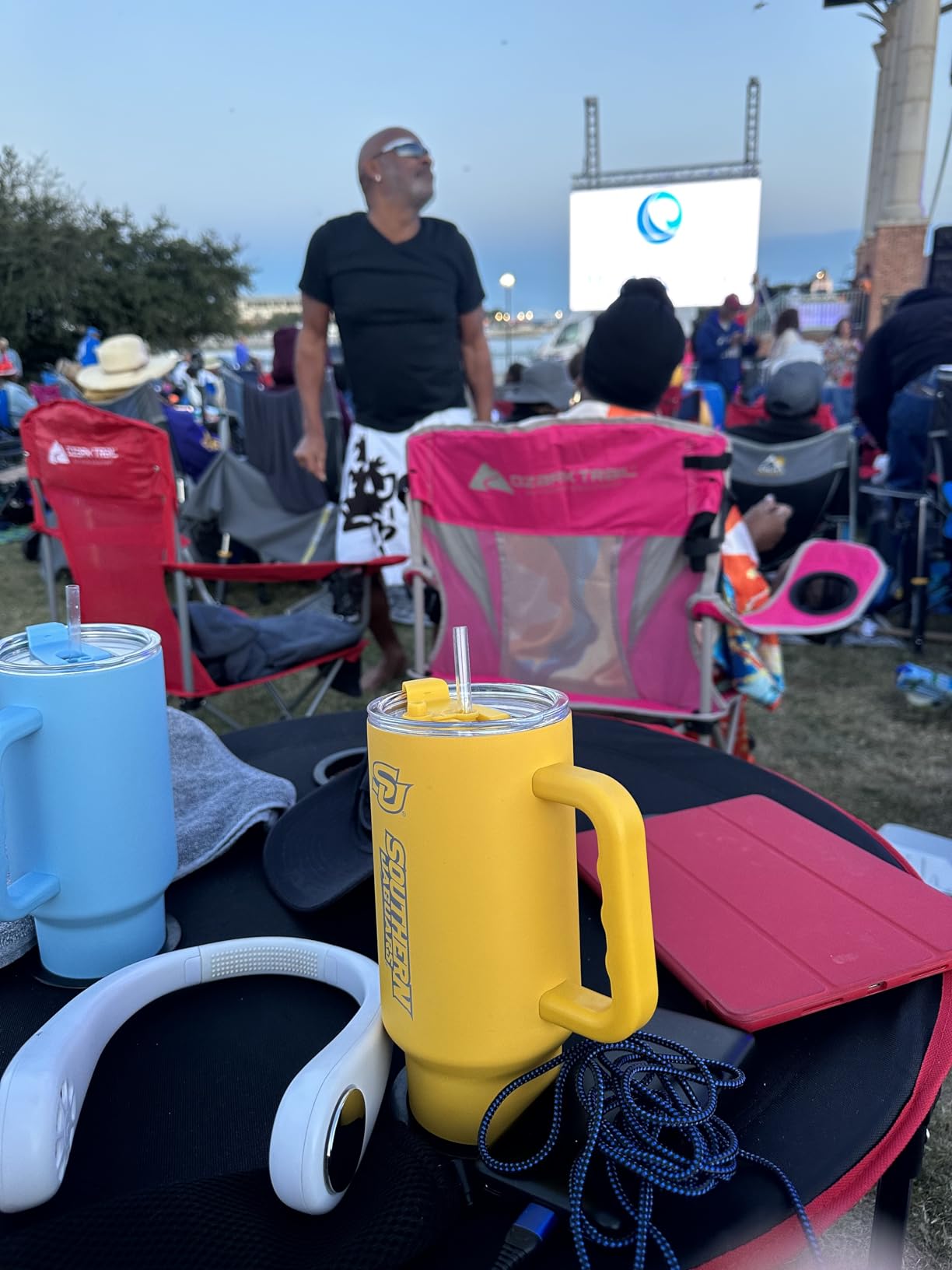 Portable Camping Table Folding Picnic Tables Lightweight, Waterproof Canvas Beach Table with 4 Cup Holders & Carry Bags customer photo 2