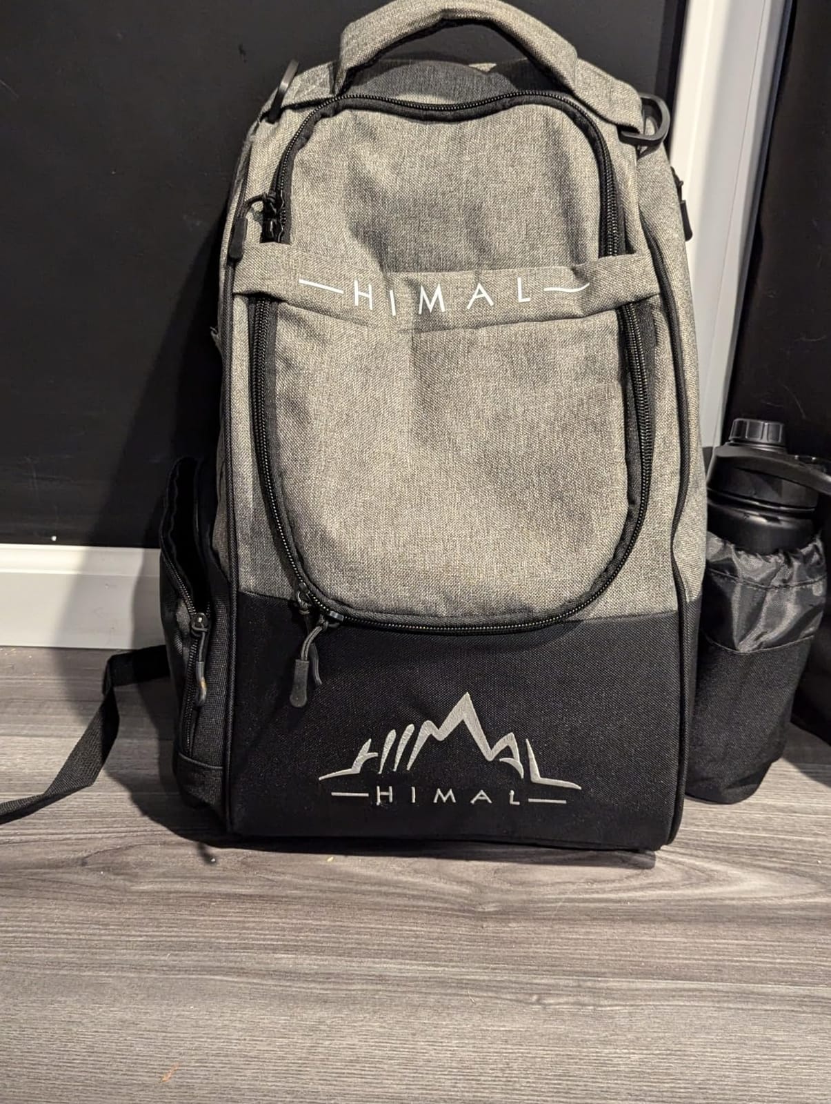 Himal Outdoors Disc Golf Bag, 22+ Discs Lightweight Backpack | Durable Disc Golf Backpack, Large Capacity, Multiple Storage Pockets, Padded Straps, Lightweight Under 2lbs customer photo 1