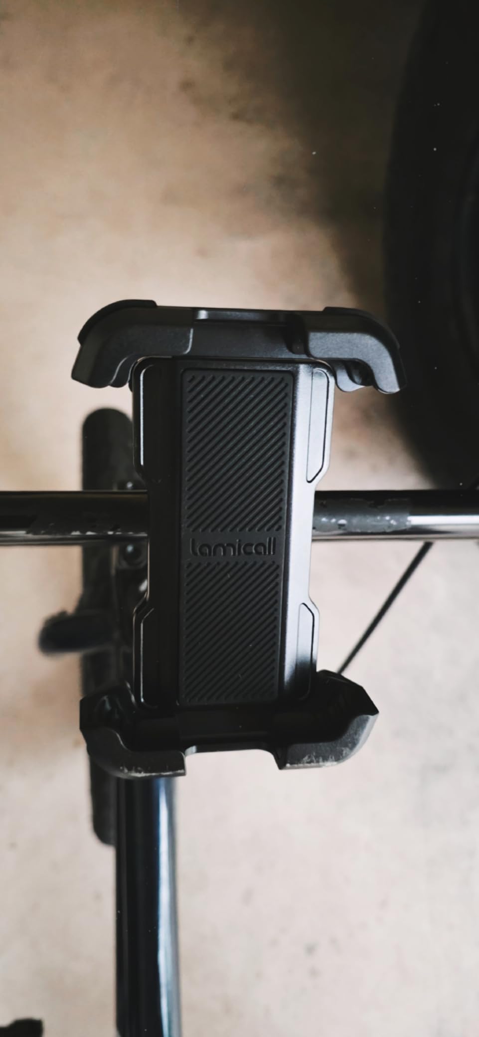 Lamicall Bike Phone Mount Holder - Motorcycle Phone Mount, Adjustable Cell Phone Holder Gifts, E-Bike Bicycle Scooter Handlebar Cradle Clip for iPhone Air 17 Pro Max, 16 15 Plus, 14, 4.7-6.8