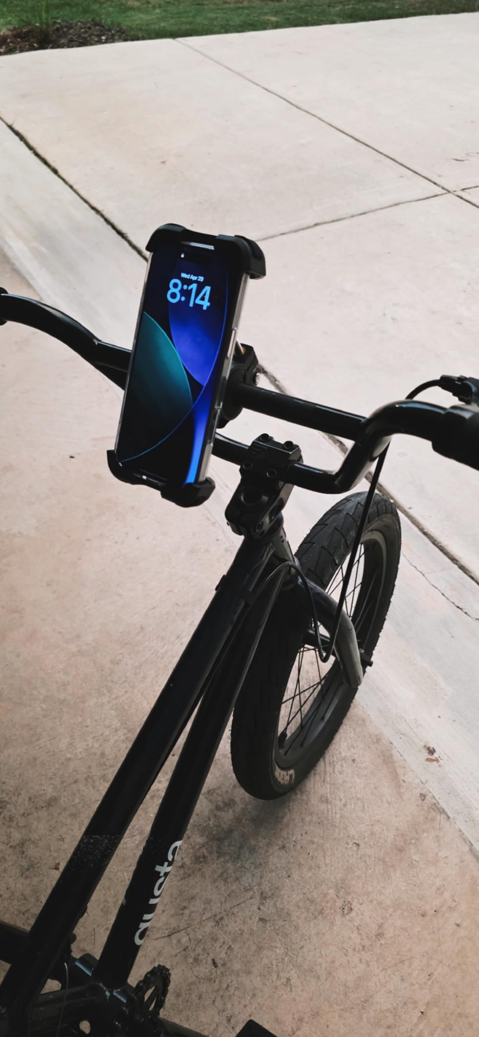 Lamicall Bike Phone Mount Holder - Motorcycle Phone Mount, Adjustable Cell Phone Holder Gifts, E-Bike Bicycle Scooter Handlebar Cradle Clip for iPhone Air 17 Pro Max, 16 15 Plus, 14, 4.7-6.8