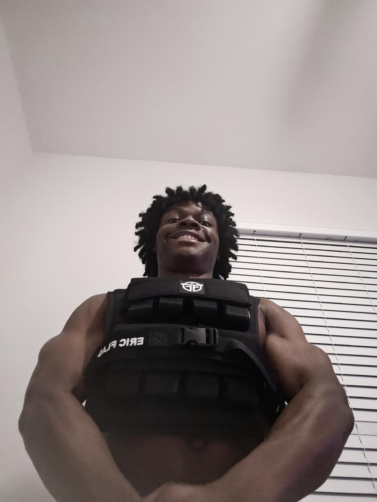 ERIC FLAG 40 lb Weighted Vest for Men & Women - Adjustable 0-40 lb with 16 Iron Weight, Heavy-Duty for Calisthenics, Running and Walking - Compact 1000D Oxford - Weighted Vest with Removable Weights customer photo 2