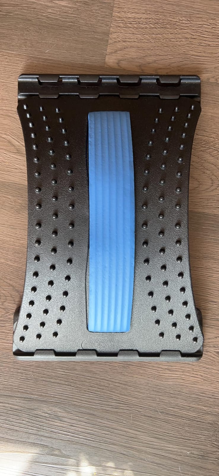 MINOLL Back Stretcher for Lower Back Pain Relief, Multiple Level Adjustable Arch Lumbar Back Cracker Board, Back Cracking Device, Back Massager for Scoliosis, Spine Decompression Support customer photo 1