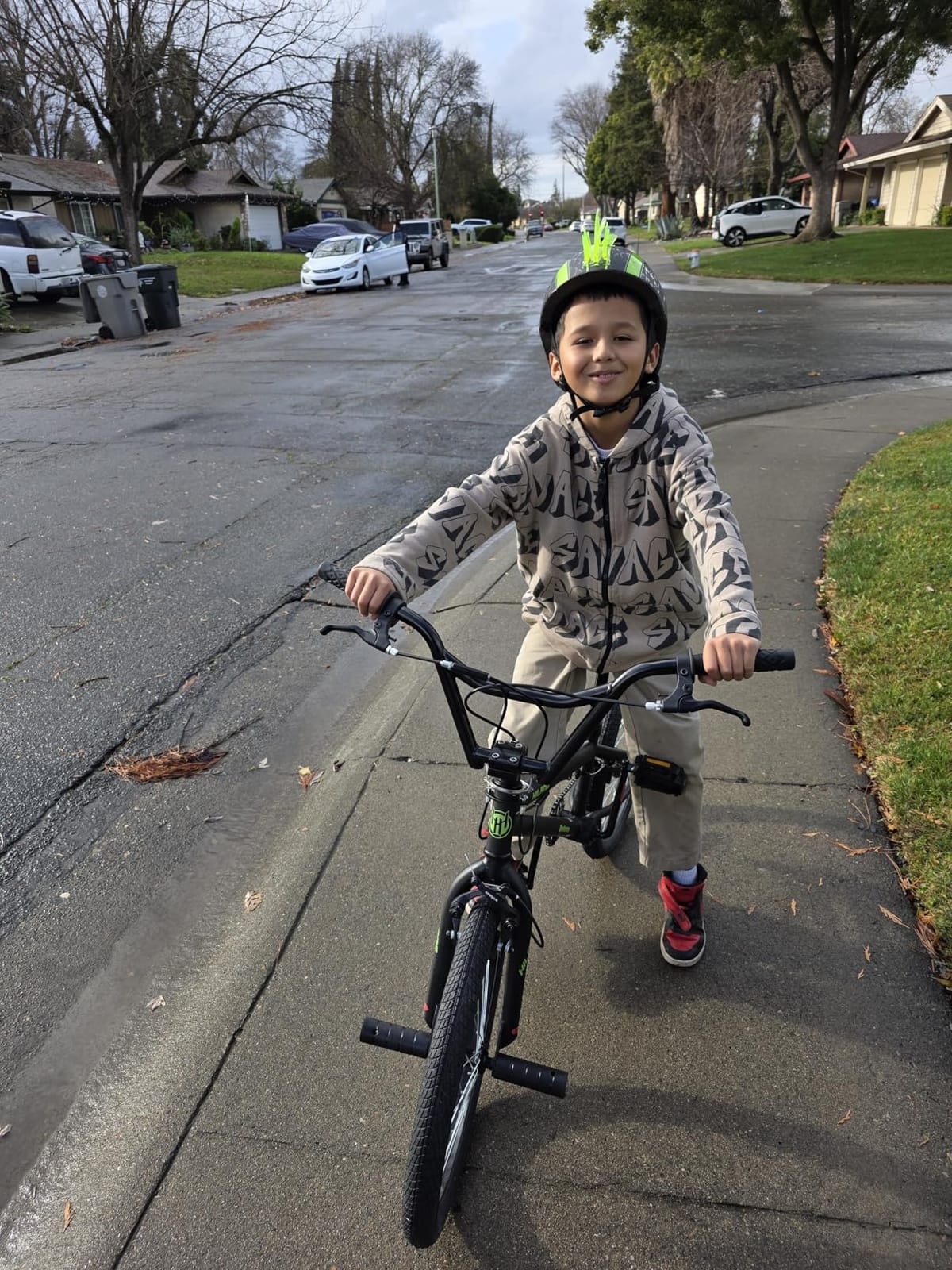 HILAND 20 inch Kids BMX Bicycle for Boys Girls Age 5-12 Years Old, 360 Degree Gyro & 4 Pegs, Kids Bike for Beginner-Level to Advanced Riders, Multiple Colors customer photo 1