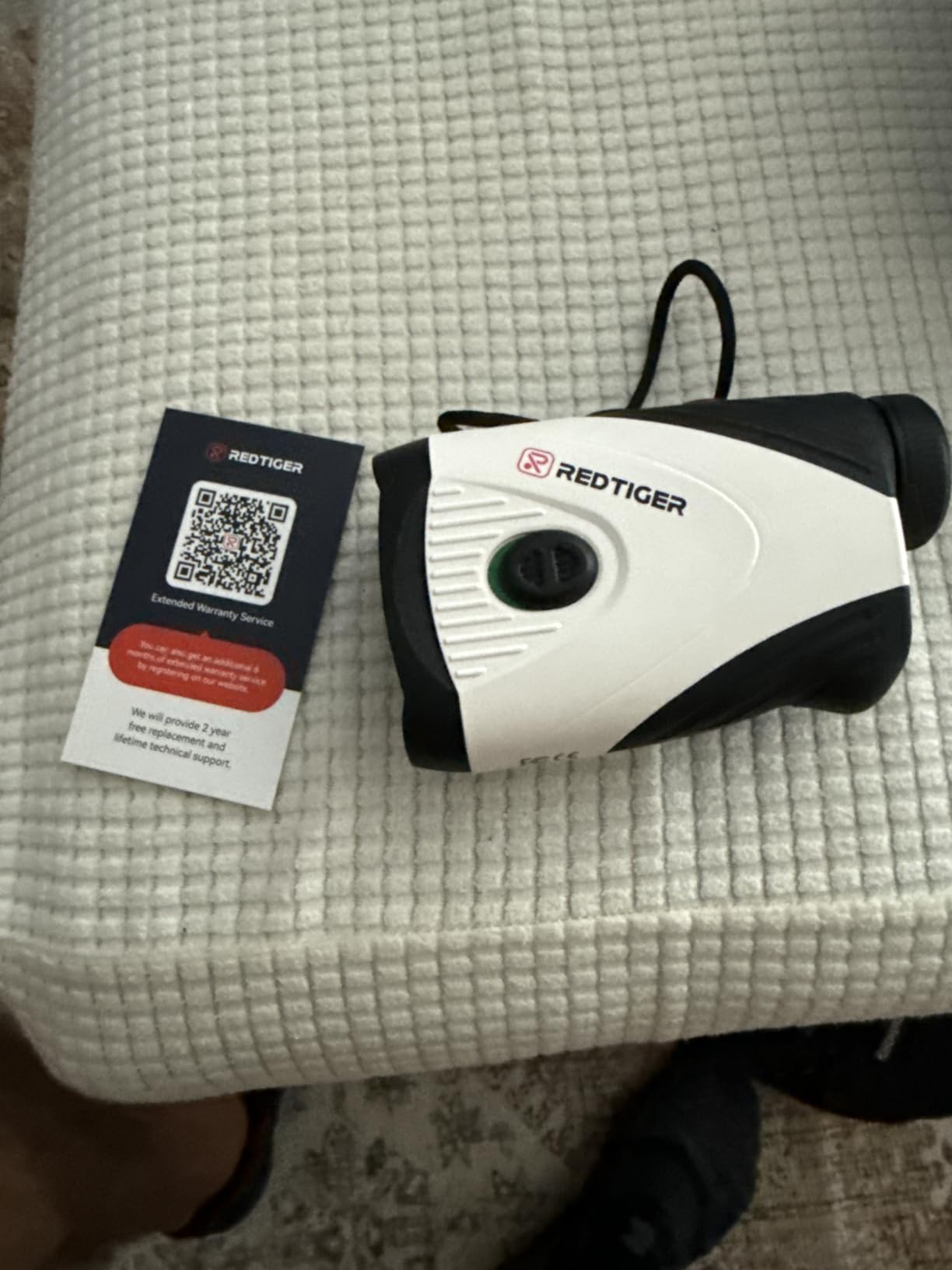 REDTIGER Golf Rangefinder with Slope On/Off, 7X Magnification 1200 Yards | Flag Pole Lock with Vibration, IP54 Water Resistant, Rechargeable, Magnetic Suction, GolfVue Series 1, White customer photo 1
