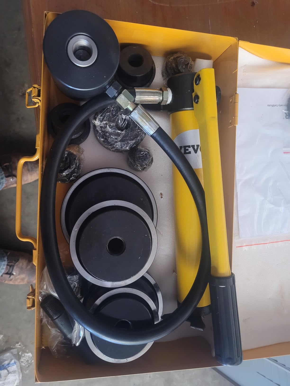 VEVOR 15 T Hydraulic Knockout Punch Kit 1/2