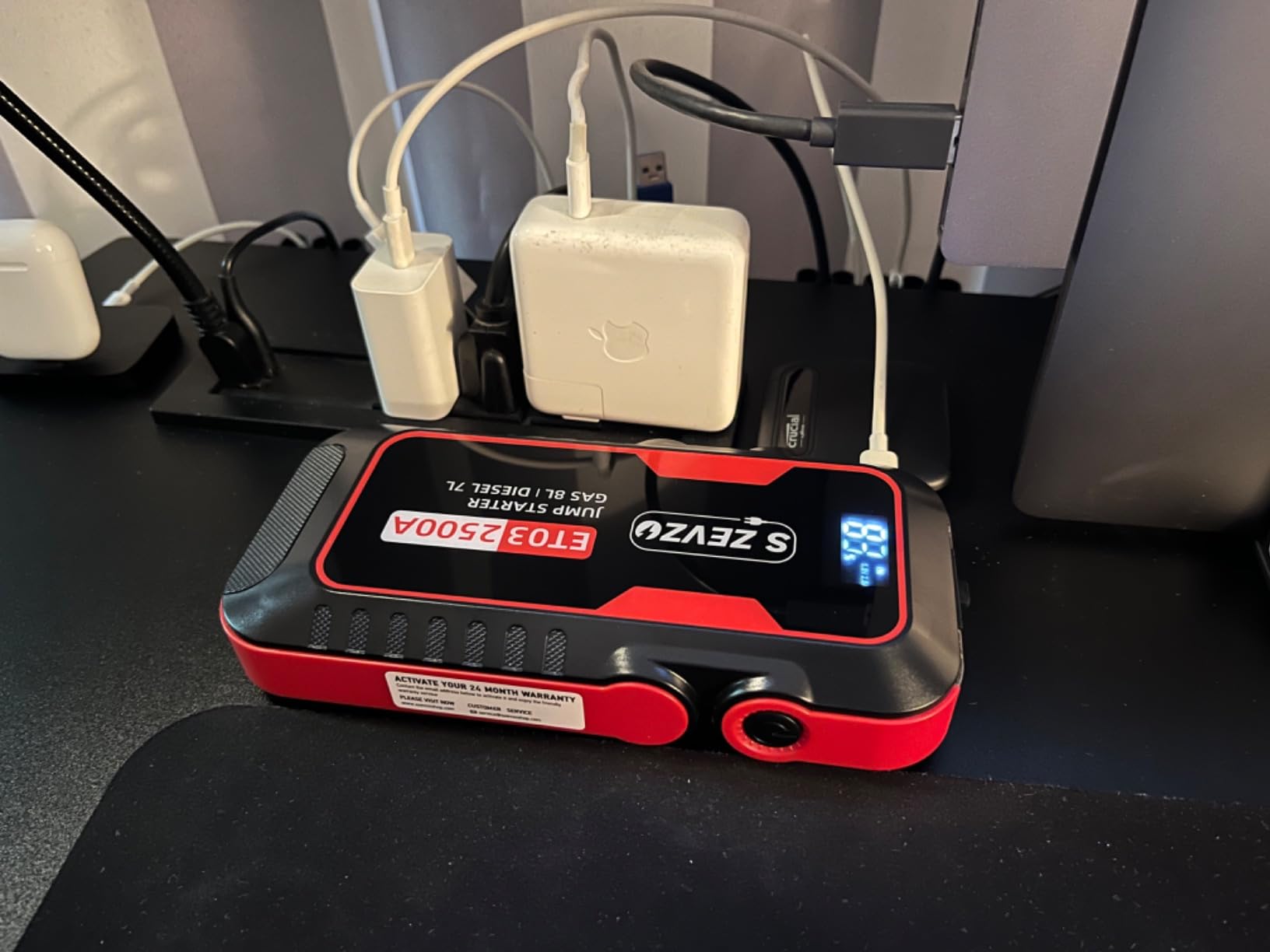 S ZEVZO ET03 Car Jump Starter 4000A Jump Starter Battery Pack for Up to 8.0L Gas and 7.0L Diesel Engines, 74Wh Portable 12V Jump Box with USB Ports, LCD Display, Storage Case, and LED Light customer photo 1