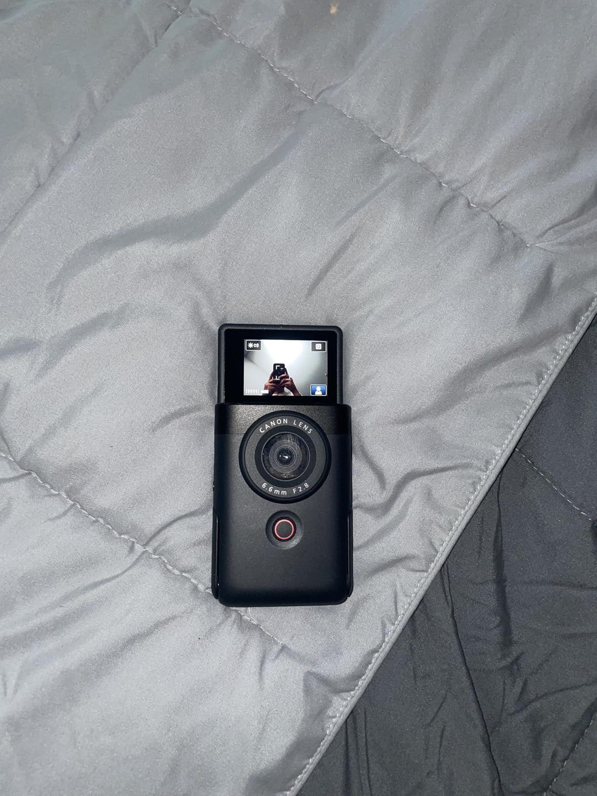 Canon PowerShot V10 Compact Vlogging Camera customer photo 2