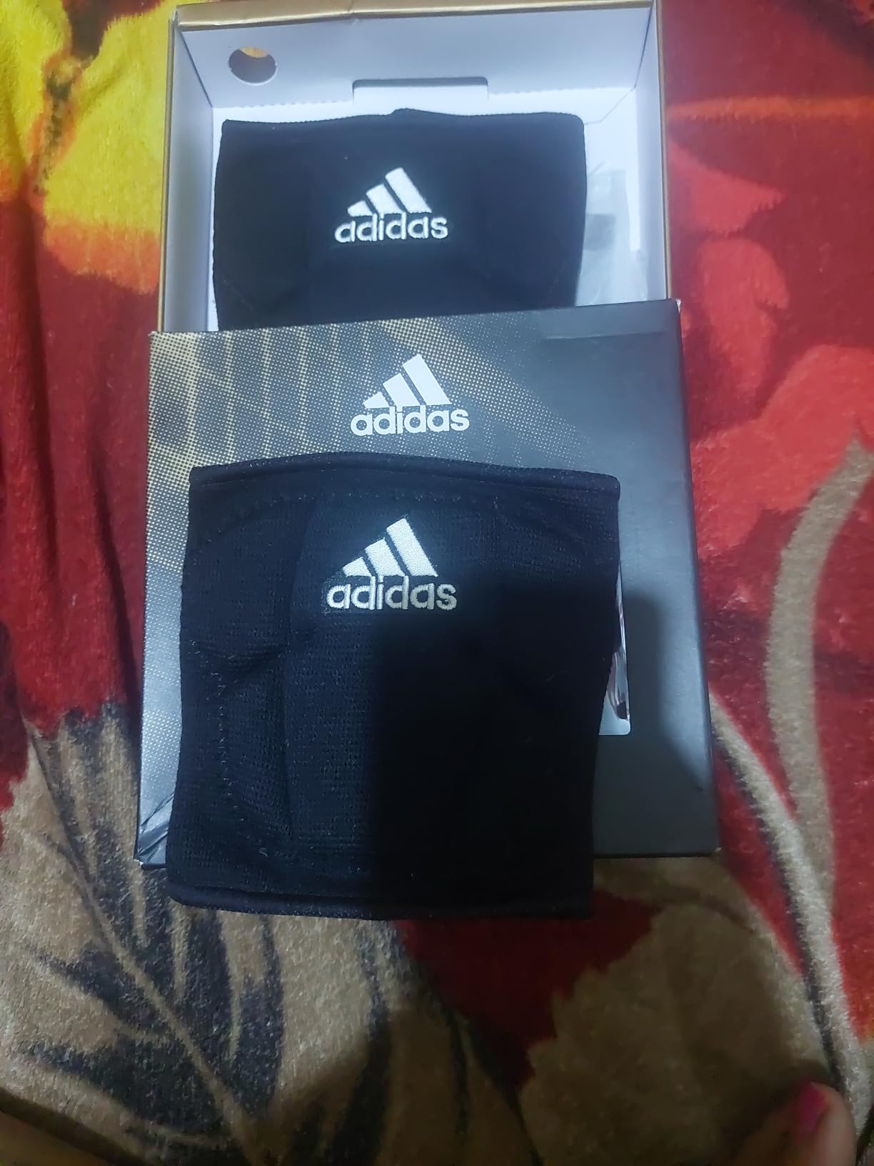 adidas Unisex-Adult 5-Inch Volleyball Kneepads, White/Black, Small customer photo 2