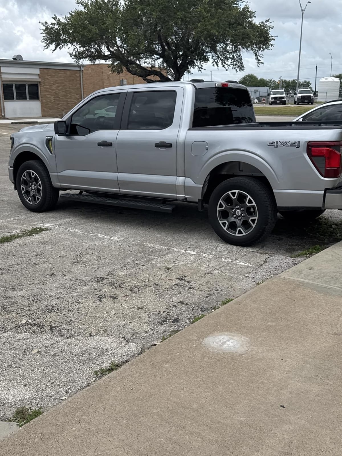 AUTOSAVER88 6 Inches Running Boards for 15-26 Ford F150 SuperCrew Cab | Fit 17-26 F250 F350 Crew Cab, 6In Aluminum Side Steps, 450Lbs Truck Nerf Bars, Black Textured Step Rails customer photo 2