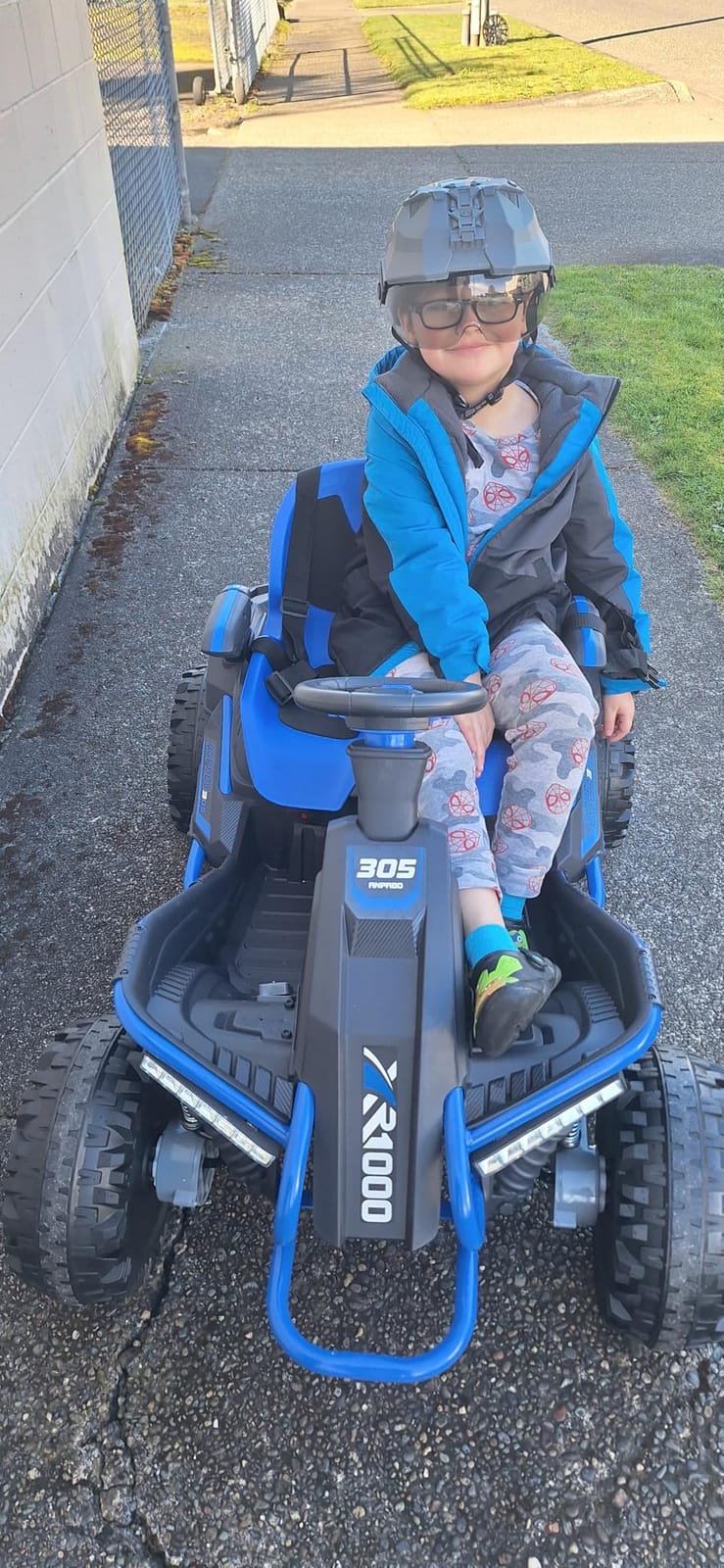 ANPABO 24V 4x200W Ride On Toys for Big Kids Aged 3-12, Adjustable Wide Seat customer photo 2