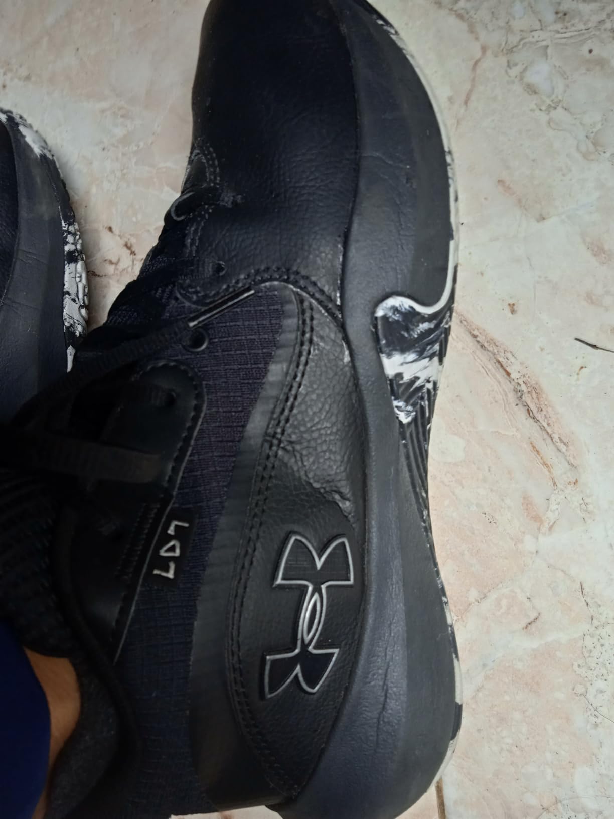 Under Armour Unisex-Adult Lockdown 7 Basketball Shoe customer photo 1