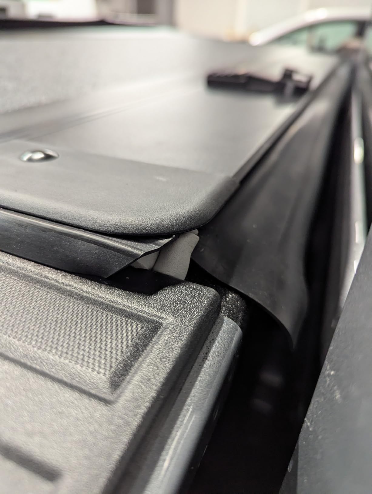 Rough Country Hard Tri-Fold Flip Up Tonneau Cover for Chevy Silverado & GMC Sierra 1500 (2019-2026) - Flush Aluminum Bed Cover, Fits 5'10