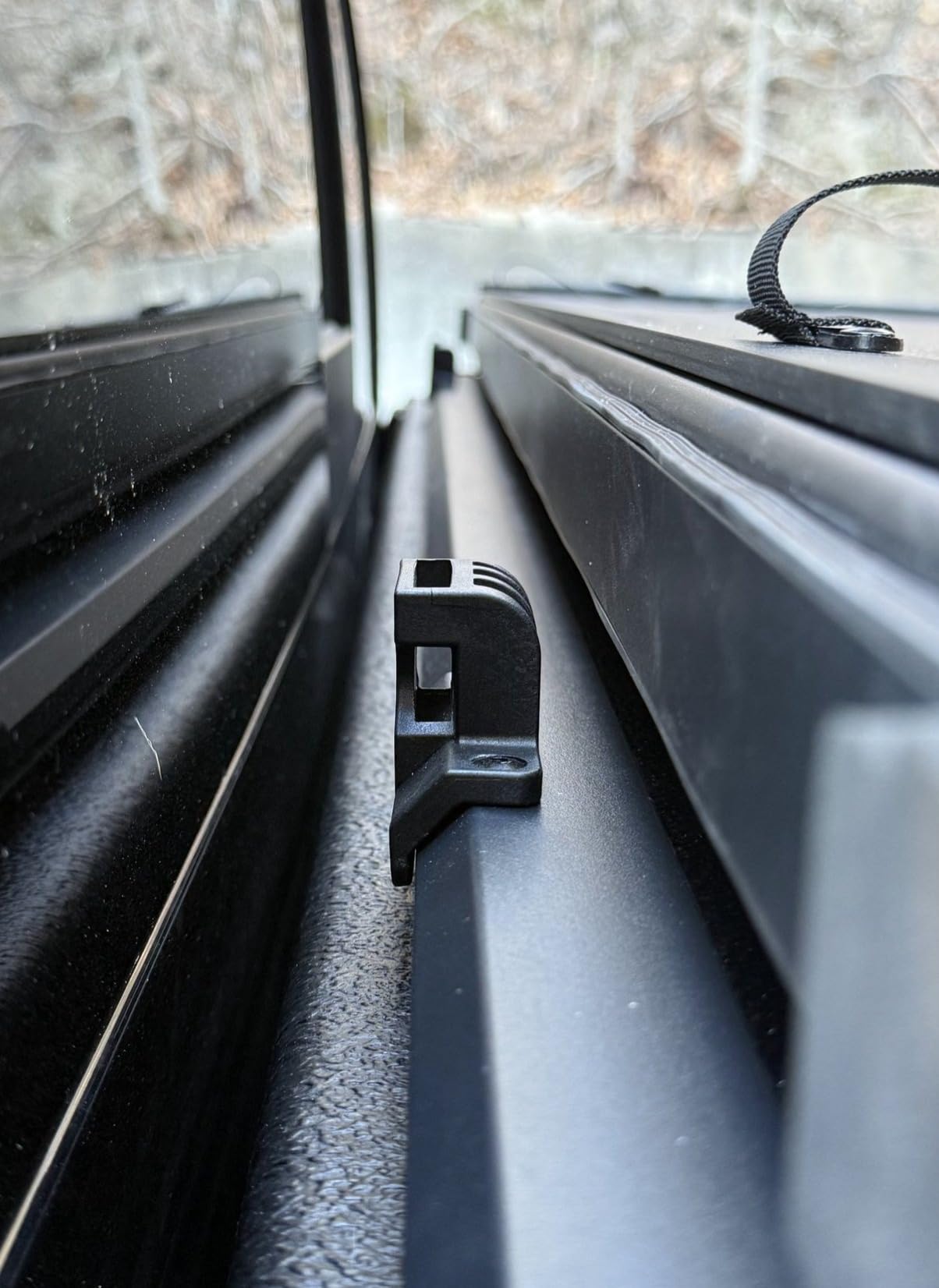 Rough Country Hard Tri-Fold Flip Up Tonneau Cover for Chevy Silverado & GMC Sierra 1500 (2019-2026) - Flush Aluminum Bed Cover, Fits 5'10