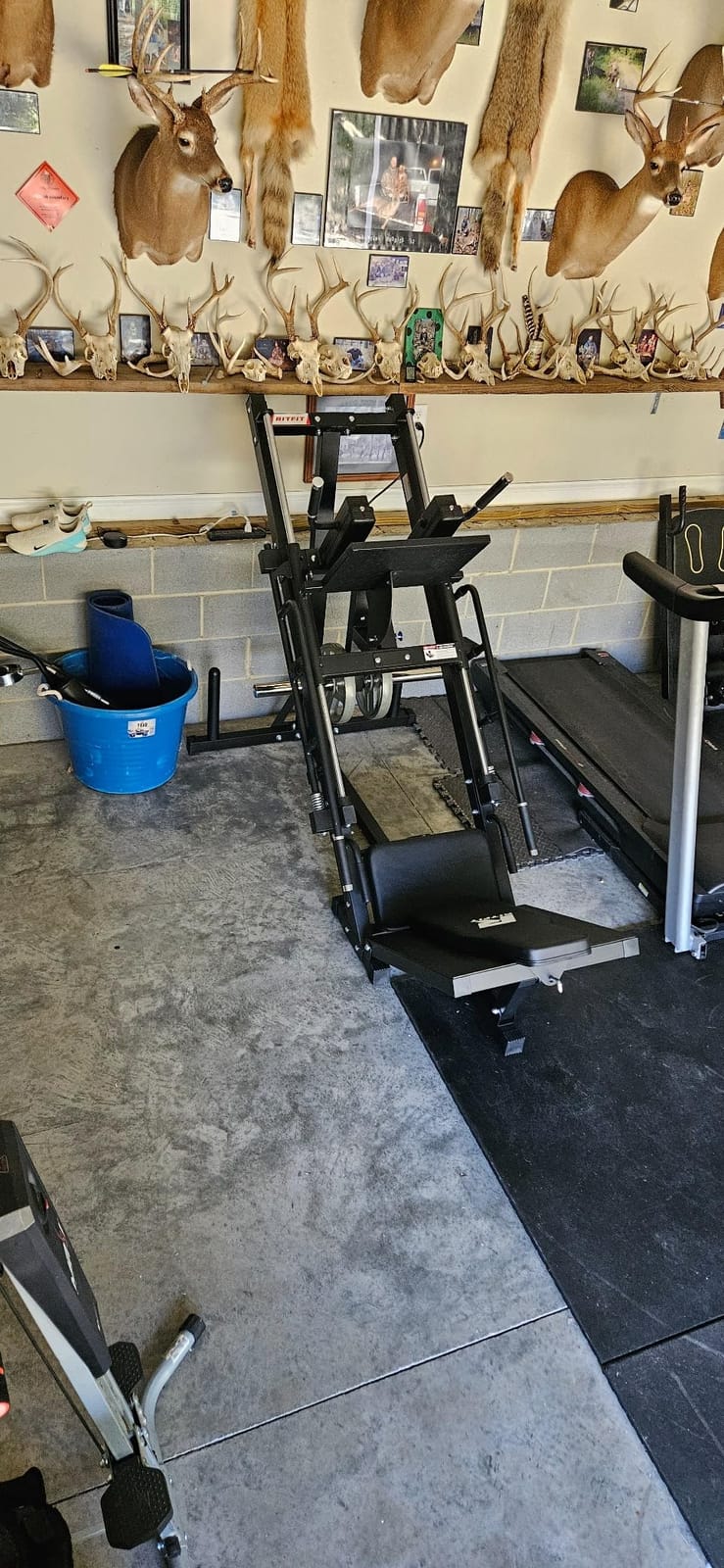 RitFit Leg Press Hack Squat Machine with Linear Bearing, 1200LB Capacity | Alloy Steel Frame with 5+3 Adjustable Angles, Diamond Footplate, Weight Storage and 1200LB Capacity for Home Gym customer photo 2