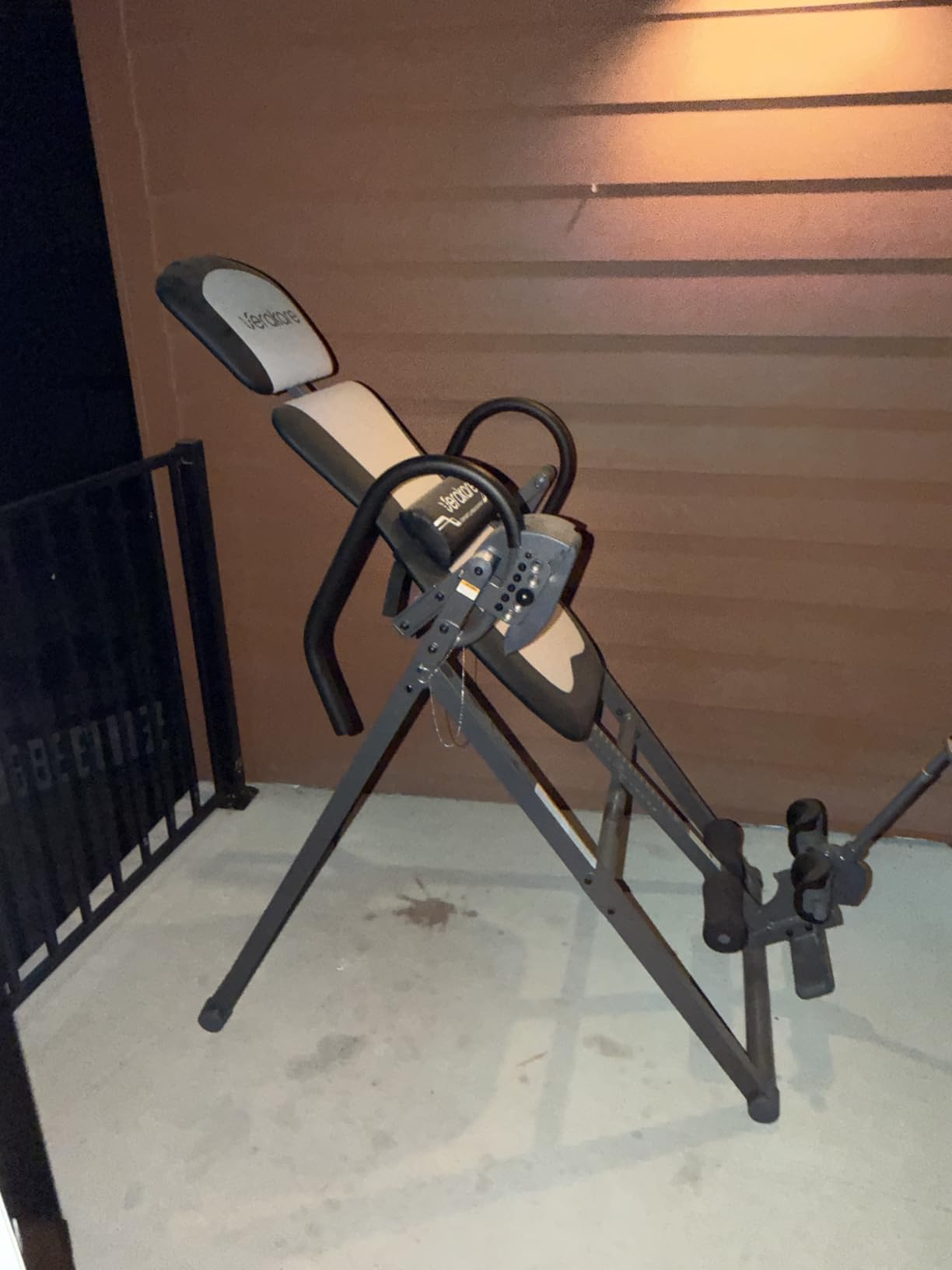 ITX9550 Heavy Duty Inversion Table customer photo 2