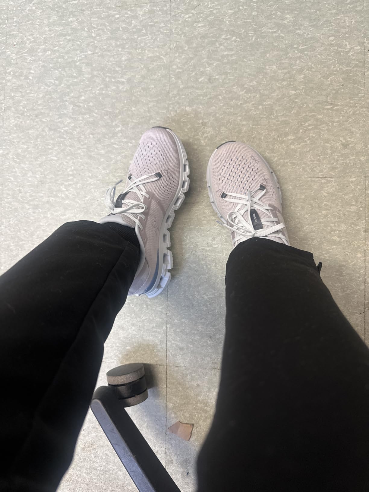 On Women's Cloud X 4 Sneakers customer photo 2