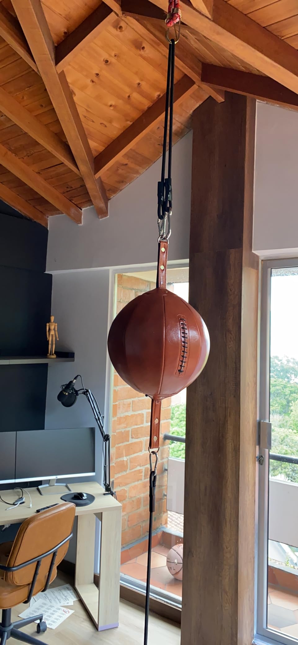 InnoLife Double End Punching Ball Striking Punching Bag Kit, Speed Striking Reflex Kit with Bungee Cords Perfect for Reaction, Agility, and Hand Eye Coordination Training customer photo 2