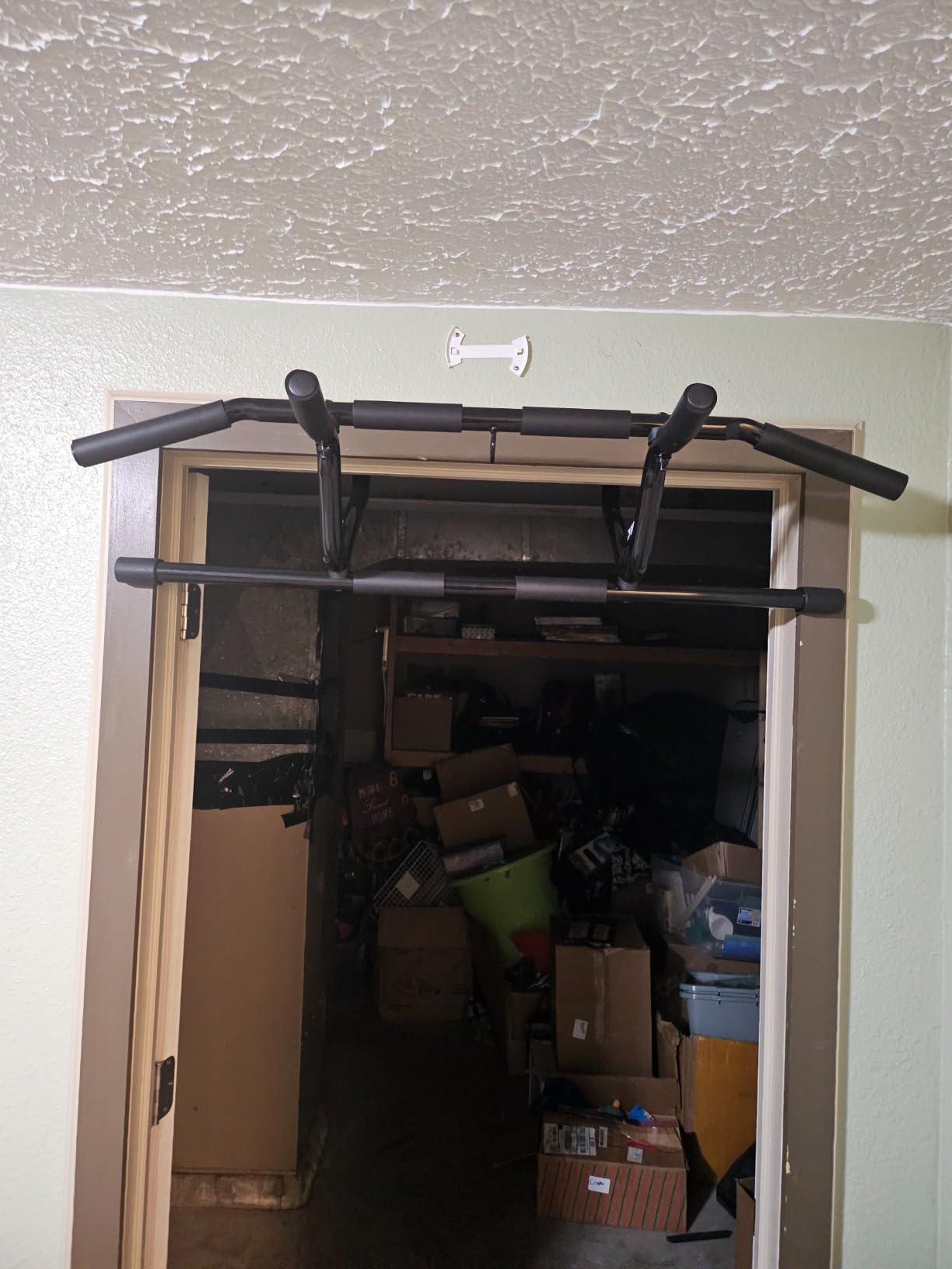 DMoose Fitness Pull Up Bar for Doorway - No Screwing or Slipping, Hanging Pullup & Chin Up Bar for Door Frame - Multi Padded Grips for Strength Training with Installation Guide customer photo 1