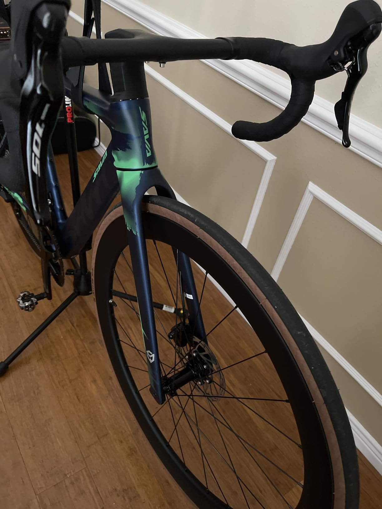 SAVADECK Carbon Fiber Road Bike, Hydraulic Oil Disc Bike with Carbon Fiber Frame and Wheelset, Lightweight Full Carbon Racing Bicycle with Shimano R7120 24S Shift Set for Adults customer photo 2