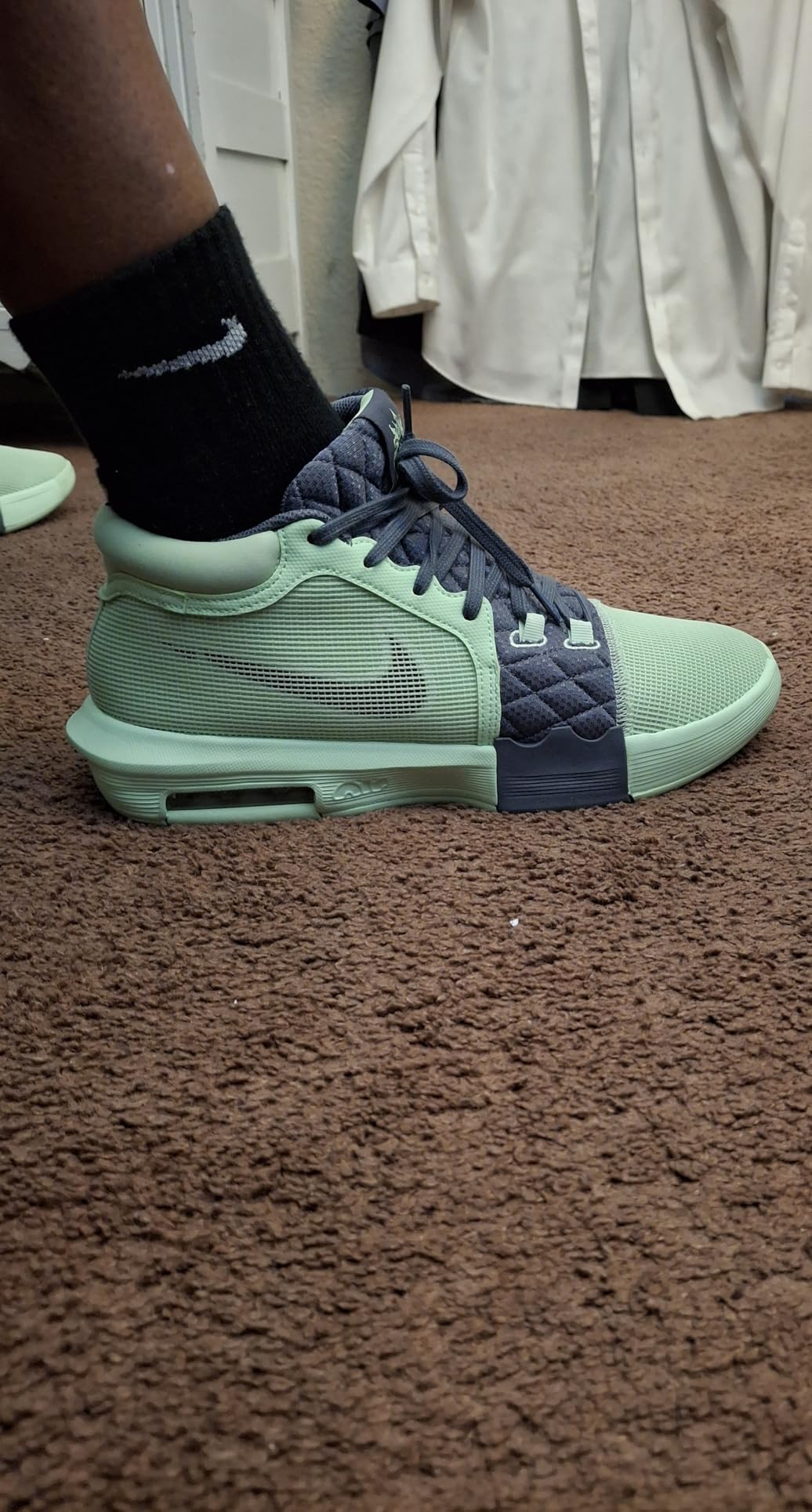 Nike Lebron Witness VIII Men's Basketball Shoes customer photo 2