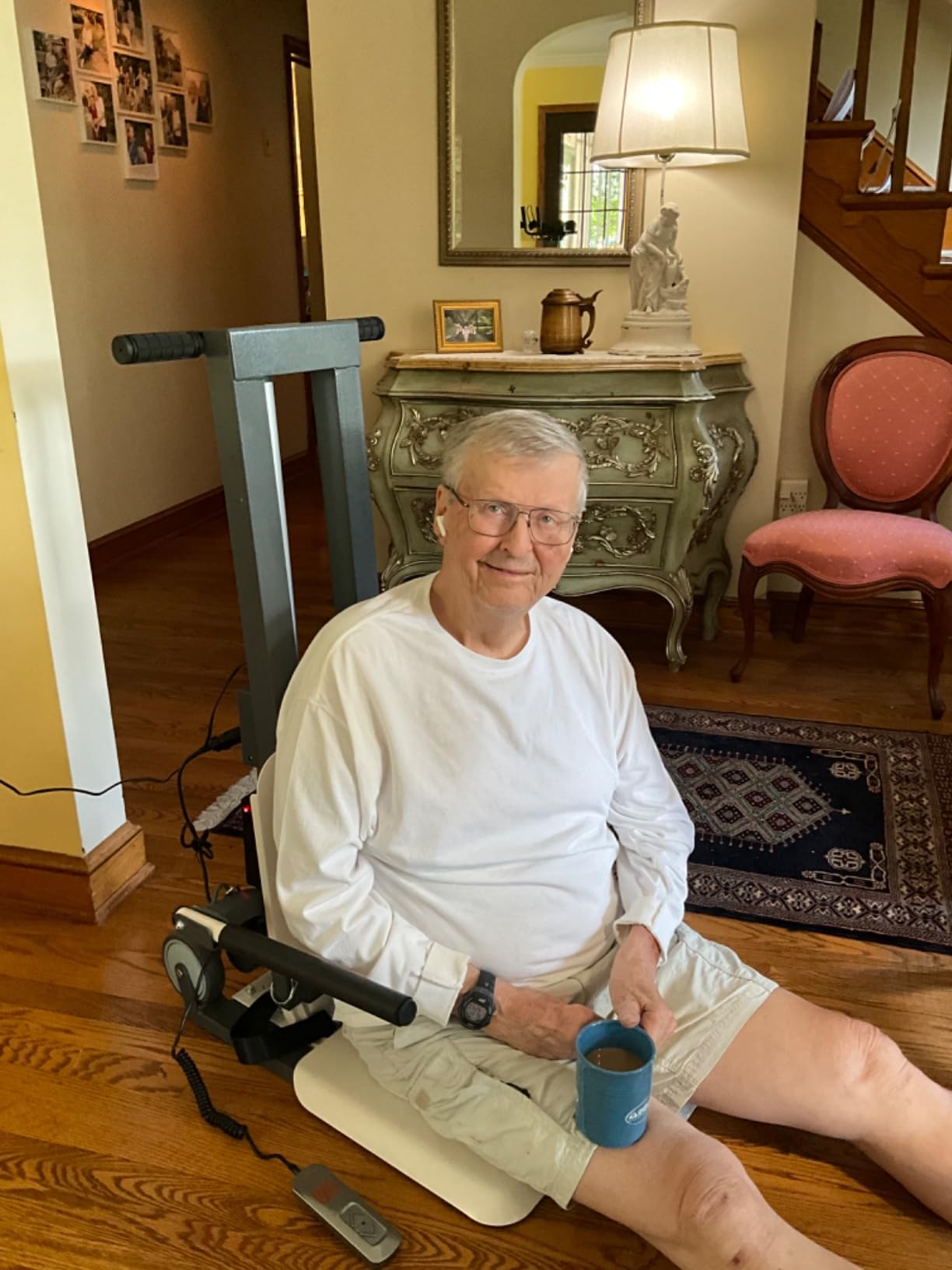 SuperHandy Electric Floor Lift, 500 Lbs Capacity, Portable Design - Portable patient lift helps raise users from floor to standing; built for rated specs and capacity; Home Care customer photo 2