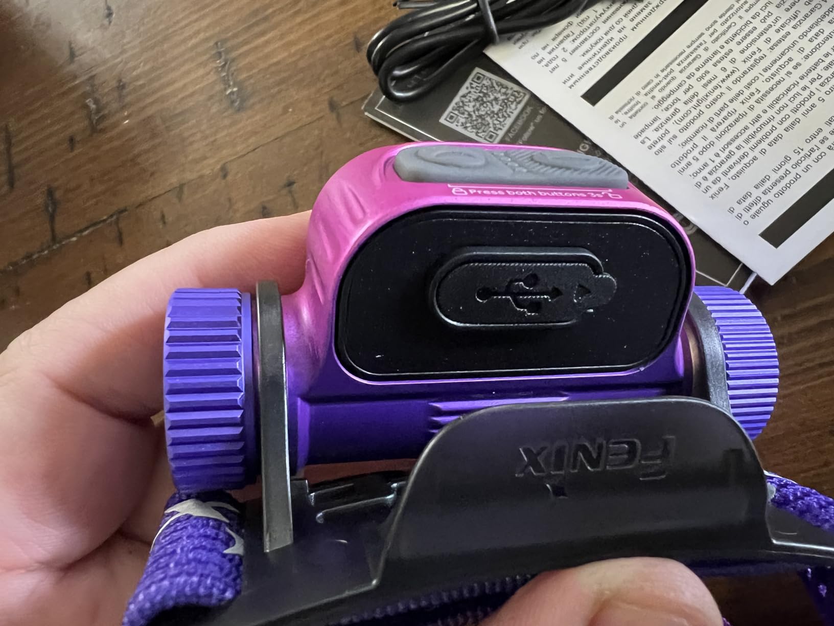 Fenix HM65R-T V2.0 Running Headlamp, 1600 Lumen White Light and Warm White Dual Beams, USB-C Rechargeable, Lightweight Long Runtime for Trail Running, with Organizer (Black) customer photo 1