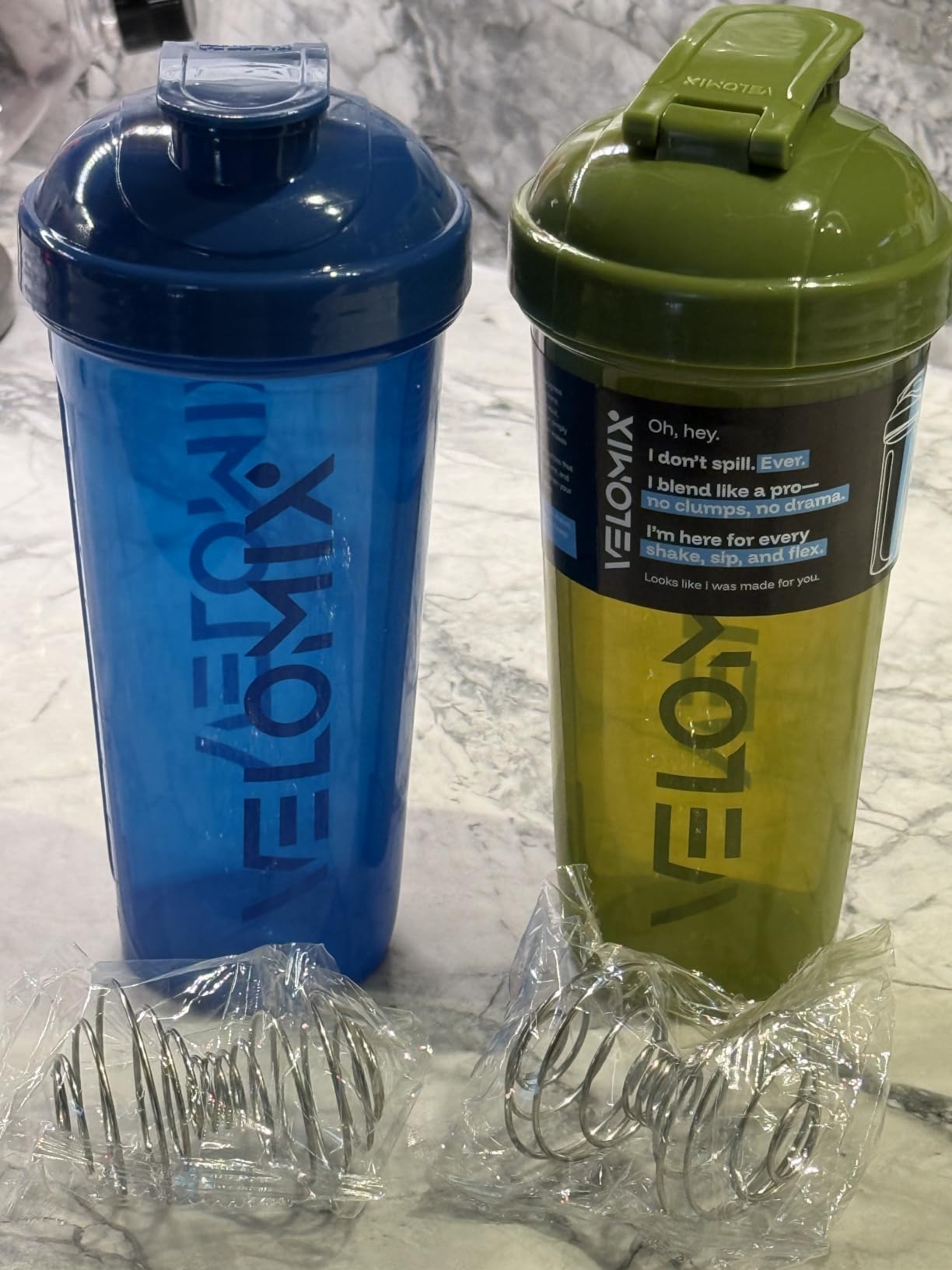 VELOMIX 2 Pack 28oz Protein Shaker Bottle for Protein Mixes, Black/Transparent customer photo 1