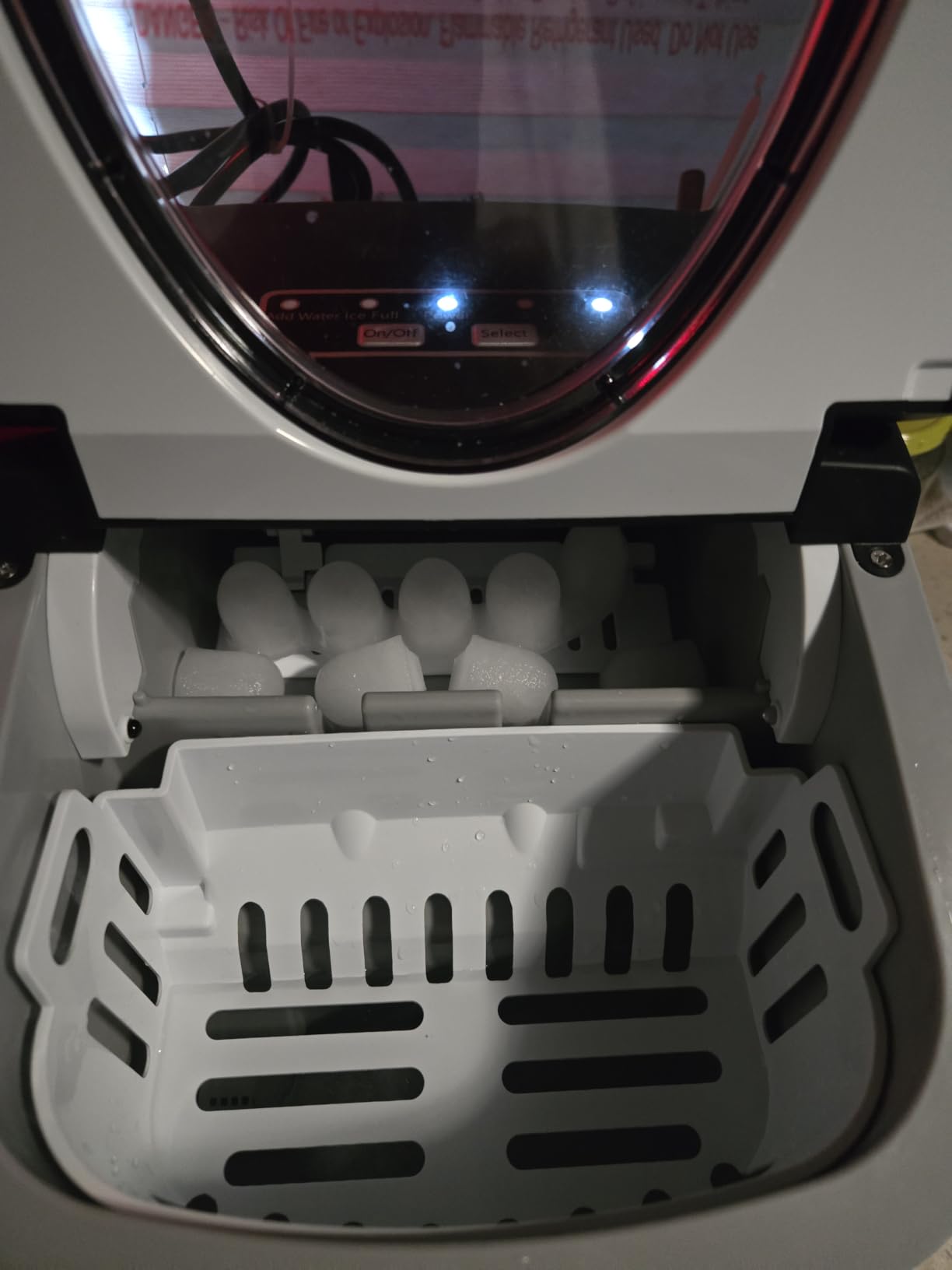 FRIGIDAIRE EFIC128-AMZBLK Compact Countertop Ice Maker, 26 lb per Day, Black customer photo 1