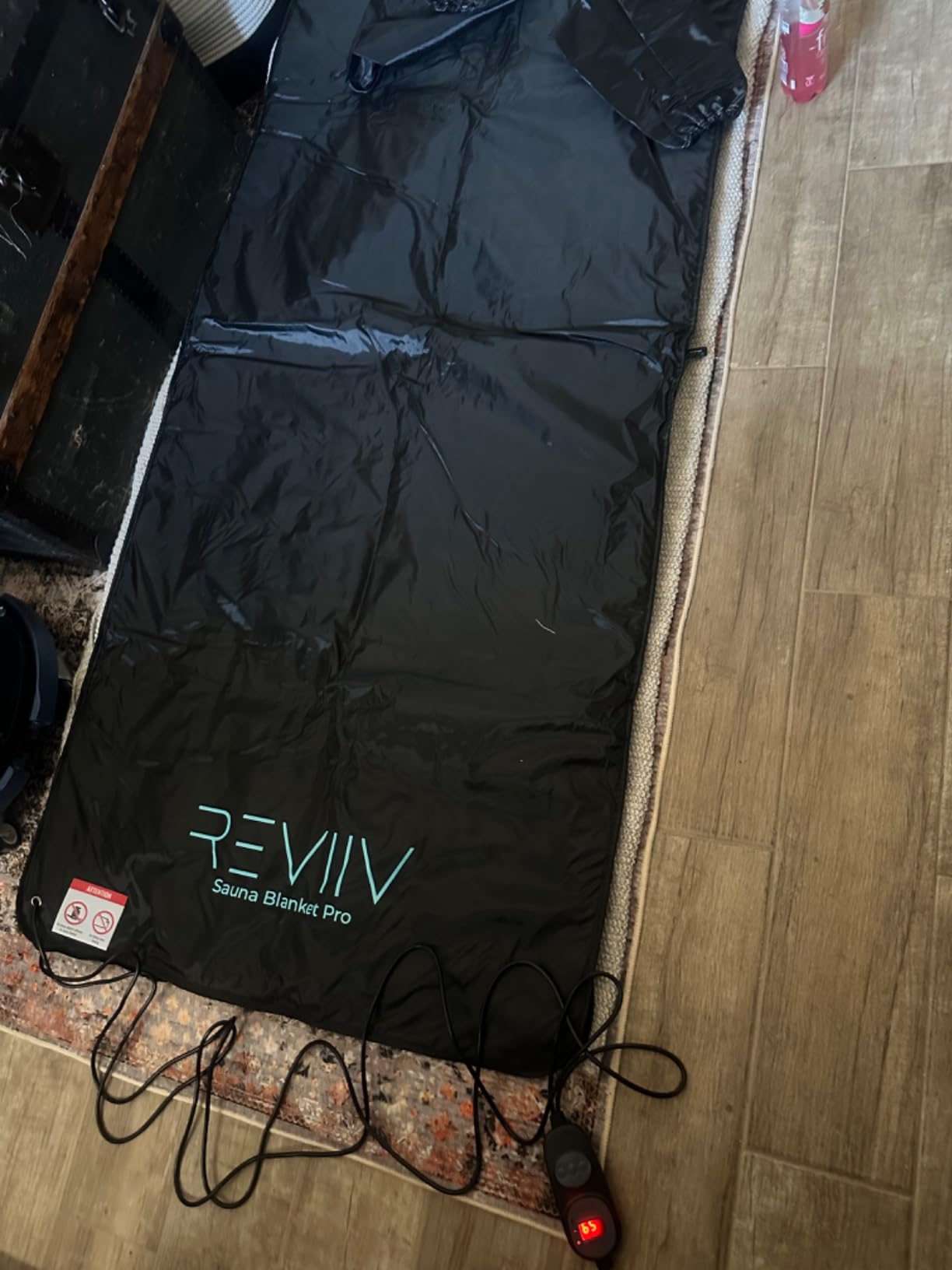 Portable Sauna Blanket with Arm Sleeves - v2.0 Improved Features! 6 ft x 3 ft Far Infrared Sauna Blanket for Detoxification with 10x Bonus Thermal Blankets - Saunas for Home, 113-176℉ customer photo 2