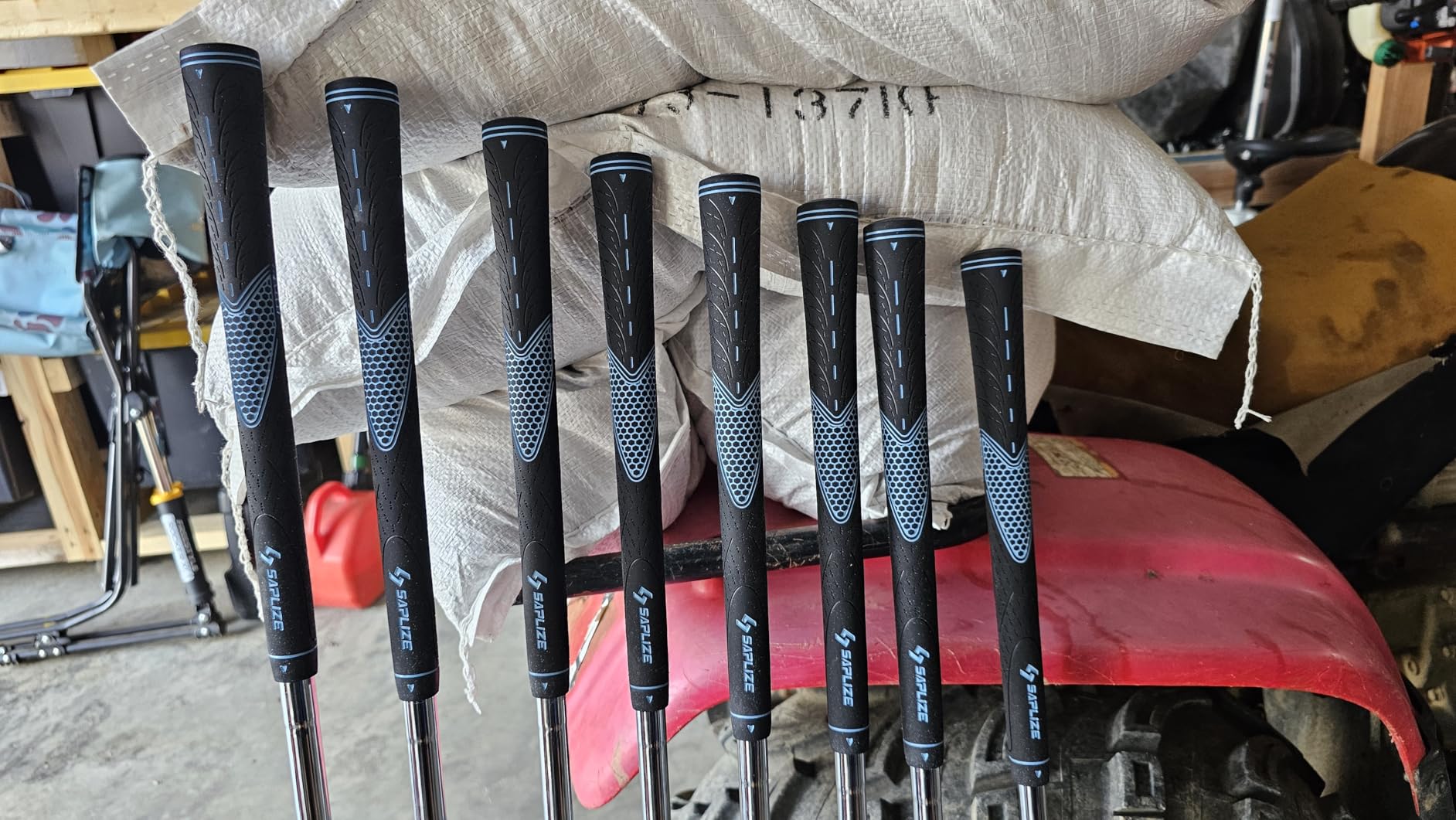 SAPLIZE G30 Classic Golf Grips Set, Popular Picks with Great Value, High-Performance Anti-Slip Rubber Golf Club Grips for Men and Women, Standard, Midsize, Jumbo or Undersize, DIY-Ready with Tapes or Full Regripping Kit customer photo 1