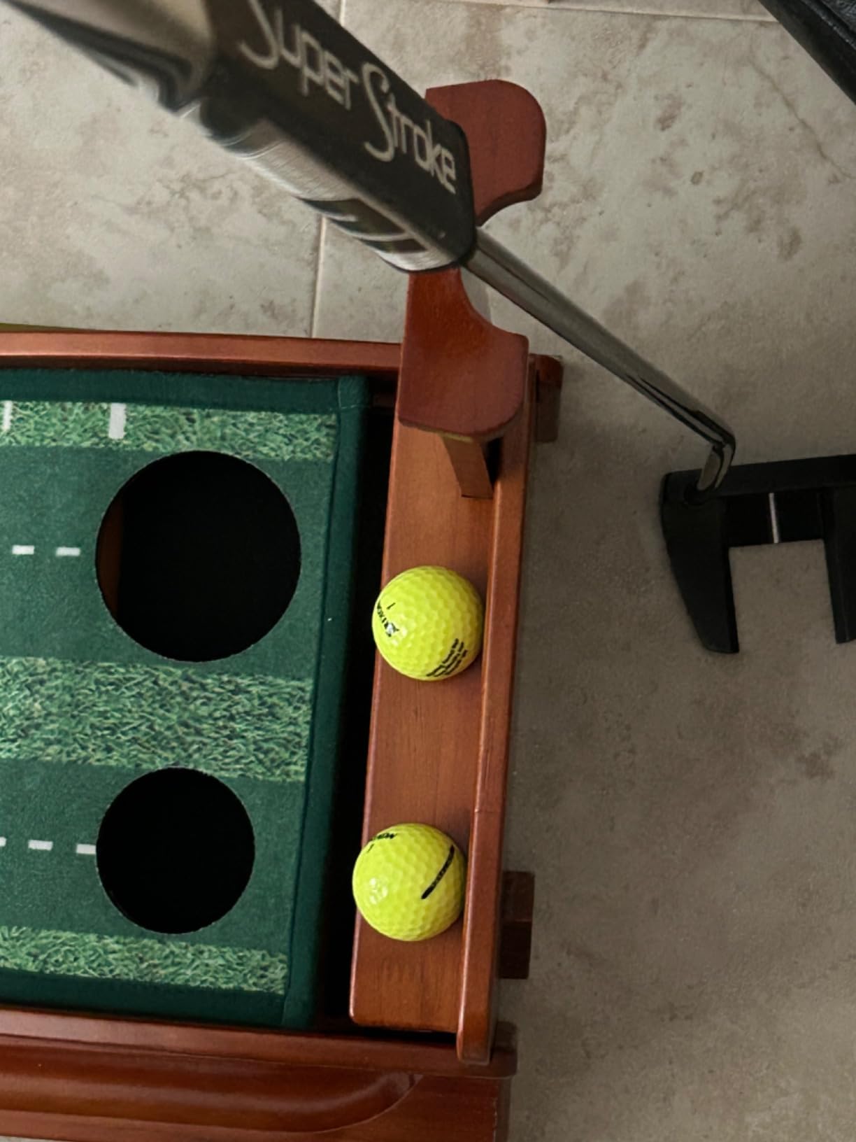 Golfguru 9.8FT Putting Green Mat, Automatic Ball Return Track | Thickened Wrinkle-Free Crystal Velvet Putting Mat for Home Practice, Available with Or without Alignment Mirror customer photo 1