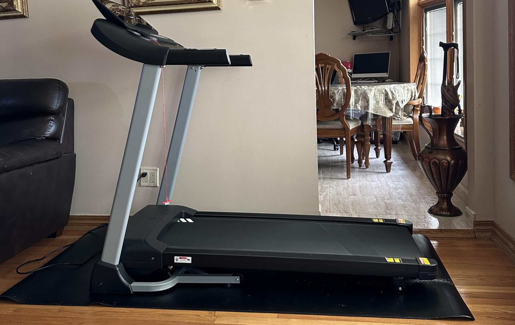 HUAGEED Treadmills for Home, 18% Auto Incline, Heavy Duty 400LBS Capacity | Quiet 3.5 HP Motor; 36 Workout Programs; Extra-Wide Running Belt; Walking & Running Exercise;Smart Bluetooth Connectivity customer photo 2