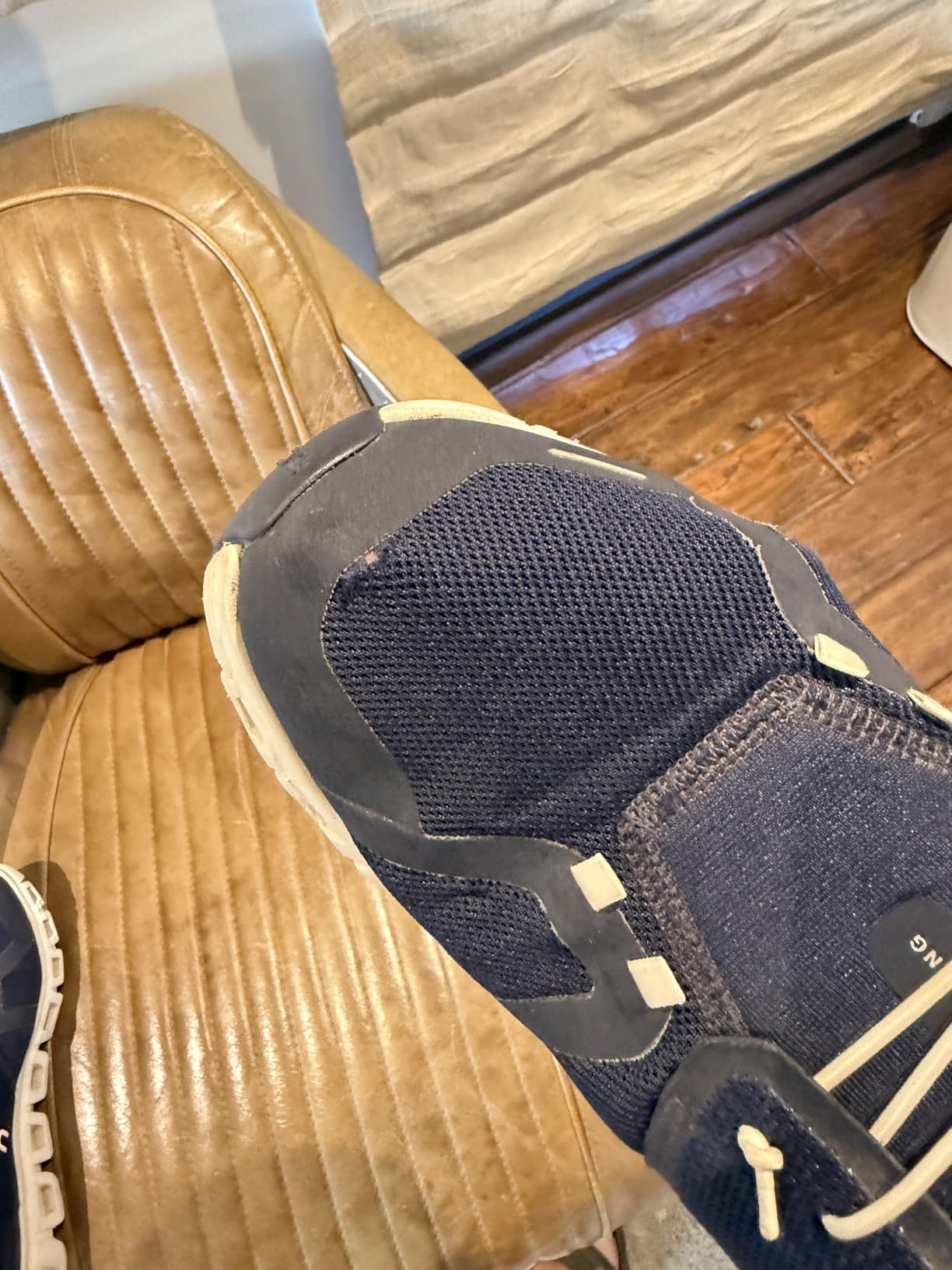 On Men's Cloud 6 Sneakers customer photo 2