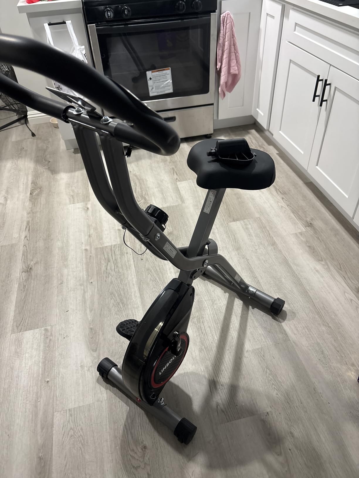 Foldable Exercise Bike for Small Apartments, Stationary Bikes for Home, Indoor Portable Cycling Bike with 16-Level Magnetic Resistance, 260LBS Capacity, 5.5 LBS Flywheel, for Small Space Workout 816 customer photo 1