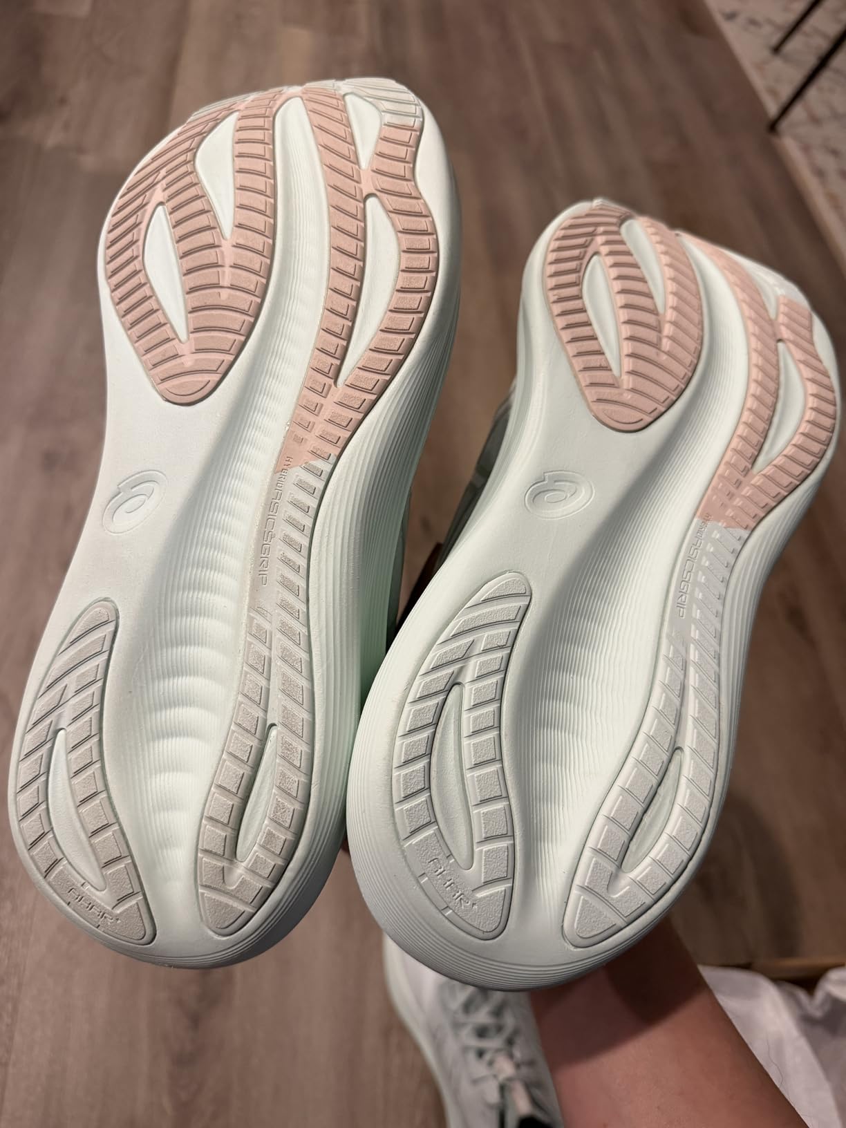 ASICS Men's Gel-Nimbus 27 Running Shoes customer photo 1