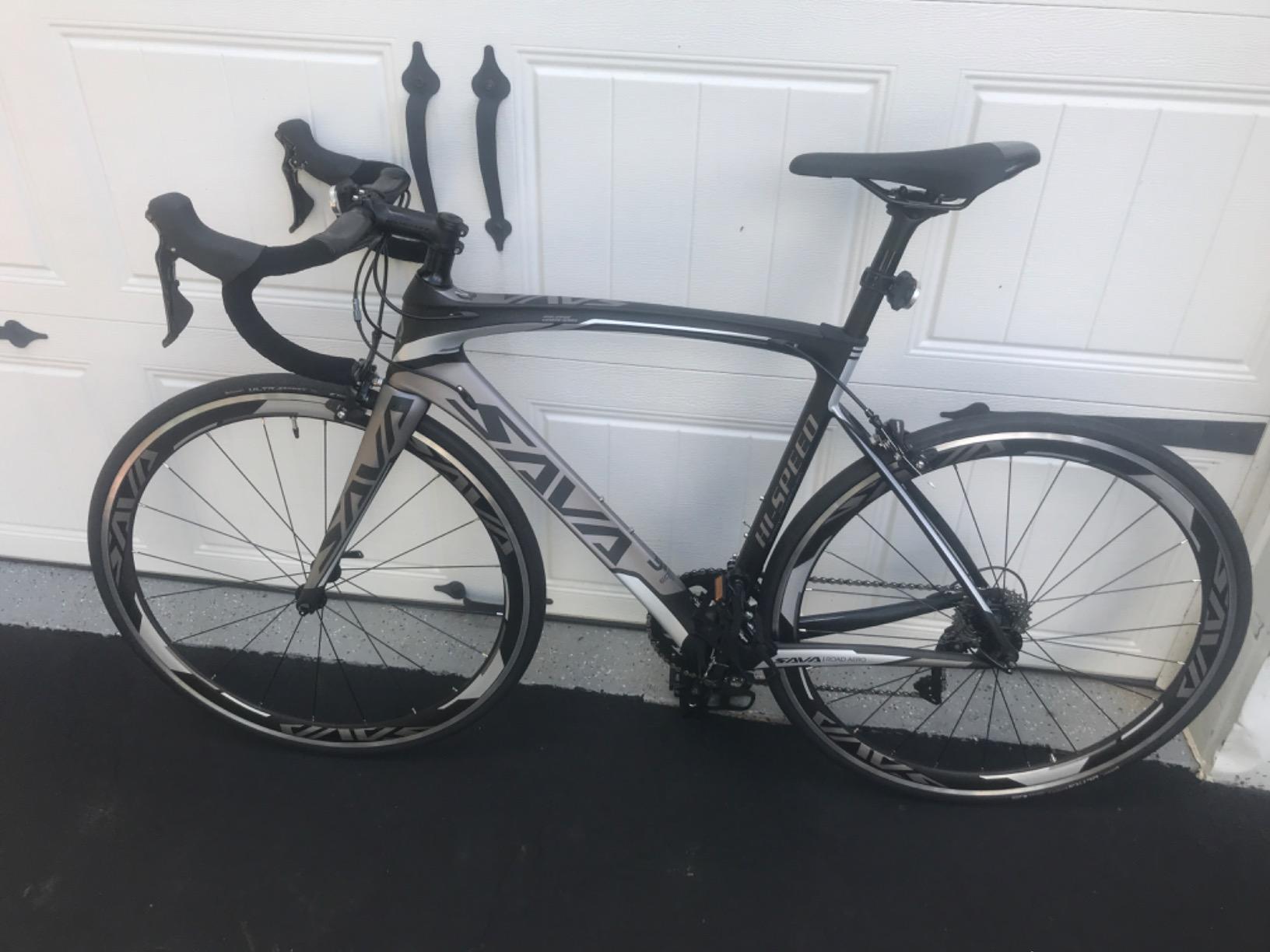 SAVADECK Carbon Road Bike Lightweight 24-Speed Shifting Road Bicycle with Shimano 105 Di2 7170 Groupset, T1000 Carbon Frame with 700C Carbon Wheelset Disc Brake Race Bikes customer photo 2