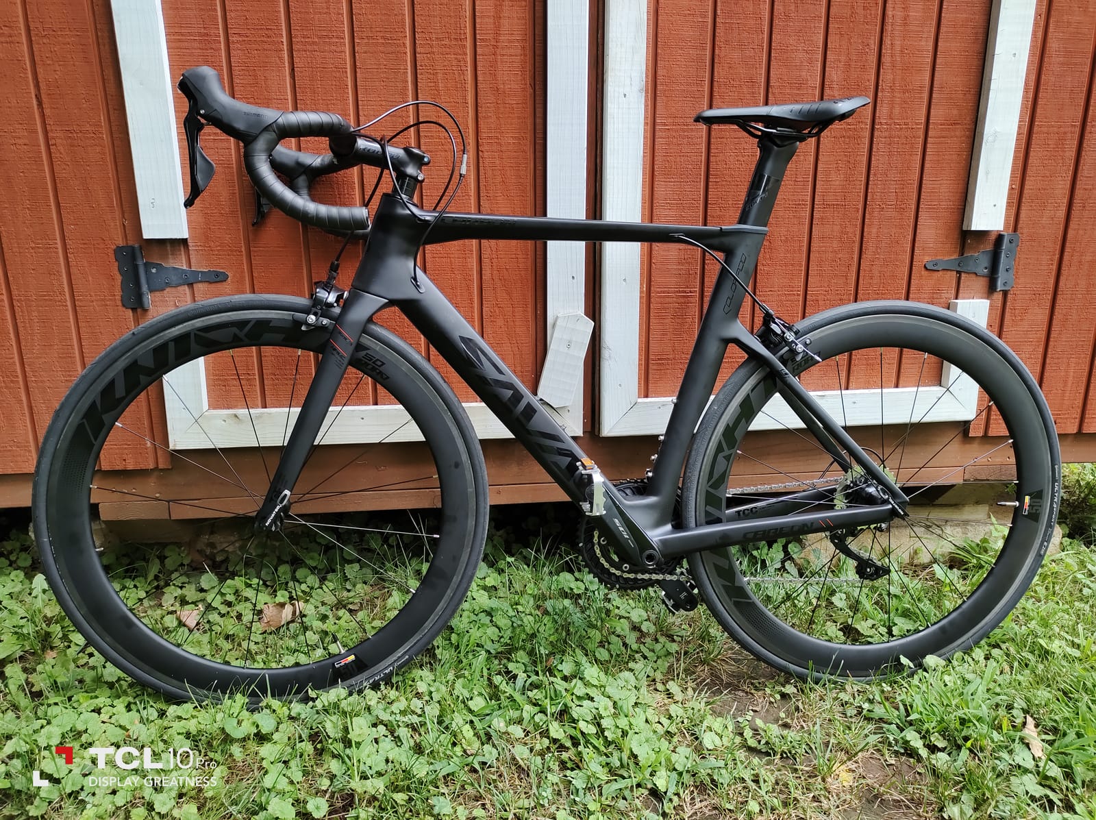 SAVADECK Carbon Road Bike Lightweight 24-Speed Shifting Road Bicycle with Shimano 105 Di2 7170 Groupset, T1000 Carbon Frame with 700C Carbon Wheelset Disc Brake Race Bikes customer photo 1