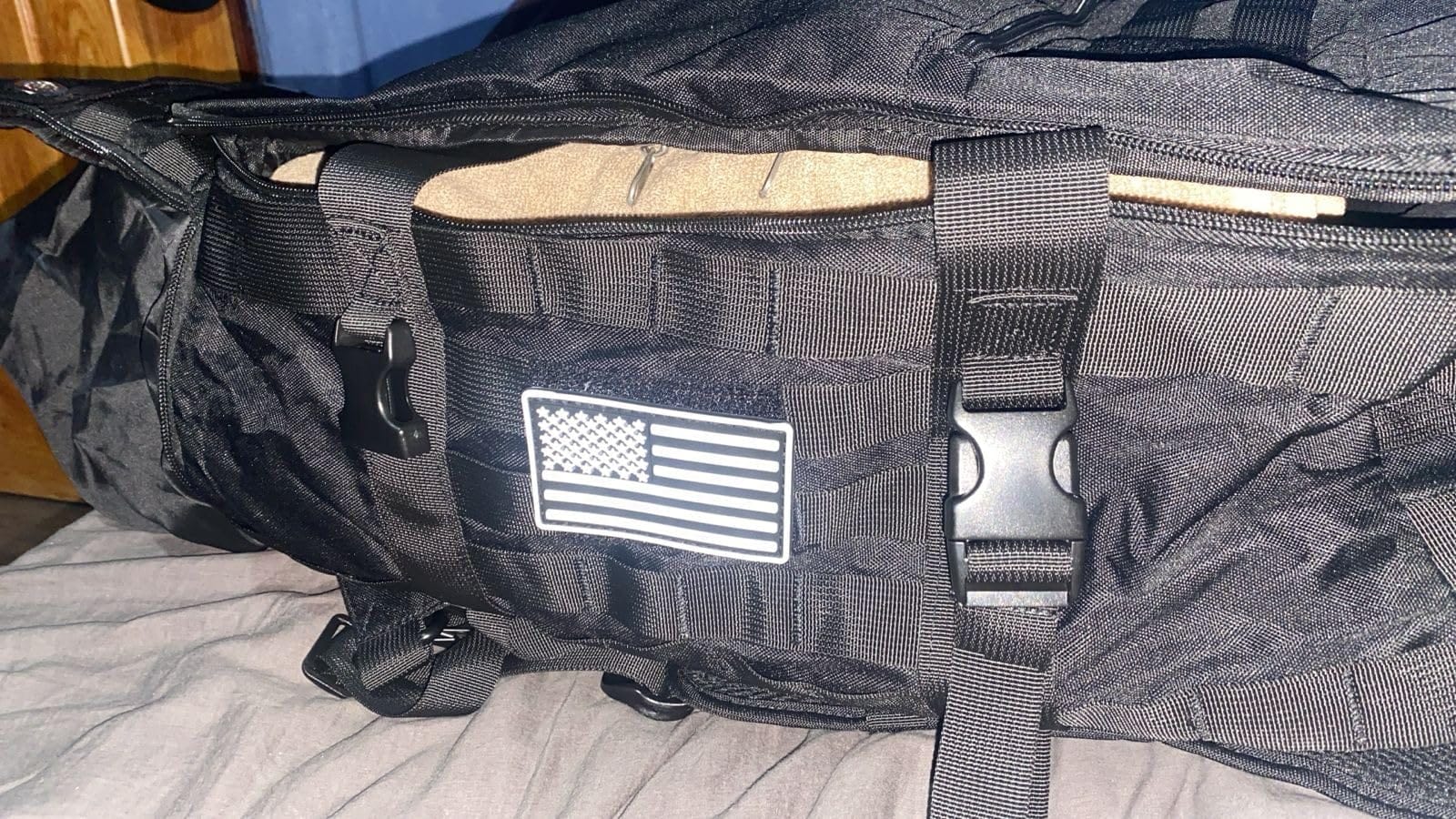 Gym Bags for Men Women, Carry On Luggage 22x14x9 Airline Approved customer photo 1