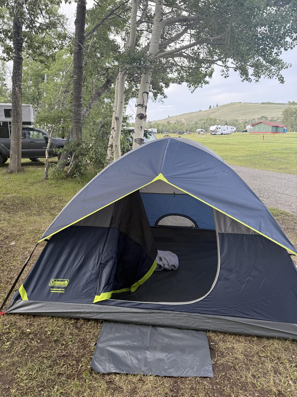 Coleman Sundome Camping Tent with Rainfly, 2/3/4/6 Person Tent Sets Up in 10 Mins, Weatherproof Shelter for Camping, Festivals, Backyard, Sleepovers, & More customer photo 2