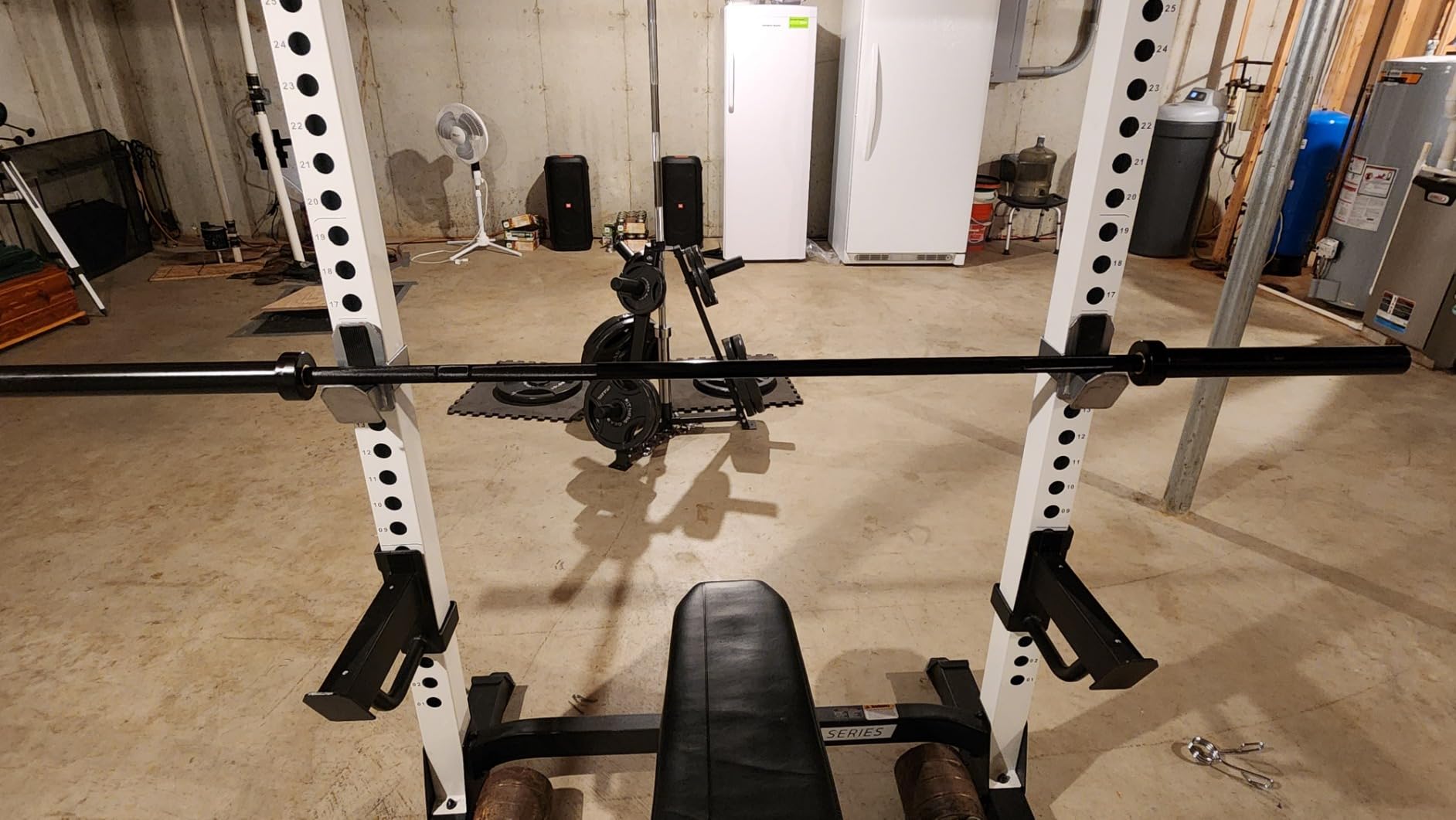 HANDBODE 7 ft Olympic Barbell, 45 lb Weight Bar, 2-Inch Sleeves customer photo 1