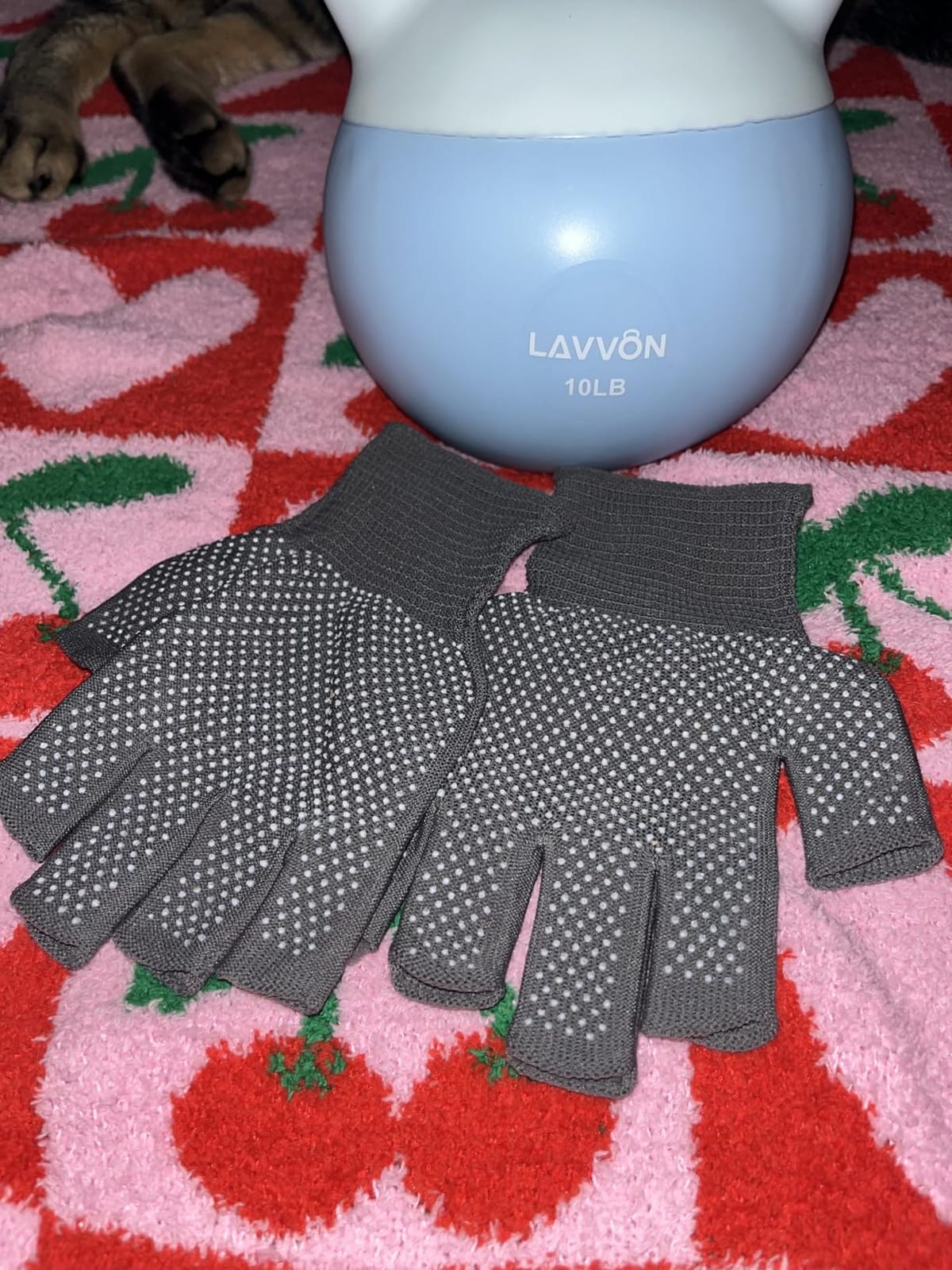 Soft Kettlebell - Cushioned Impact-Resistant Base and Anti-Slip customer photo 2
