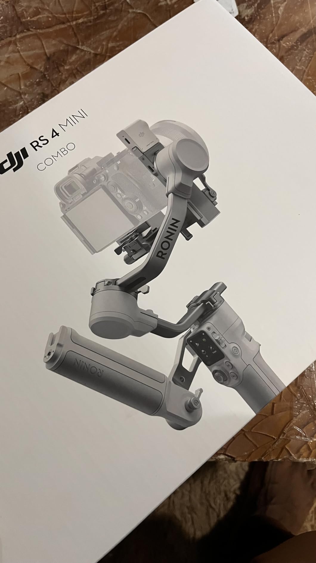 DJI RS 4 Mini Combo, Gimbal Stabilizer, Canon/Sony/Nikon/Fujifilm | Intelligent Tracking Module, Briefcase Handle, 3rd-Gen Native Vertical Shooting, Teflon Enhanced Balancing customer photo 2