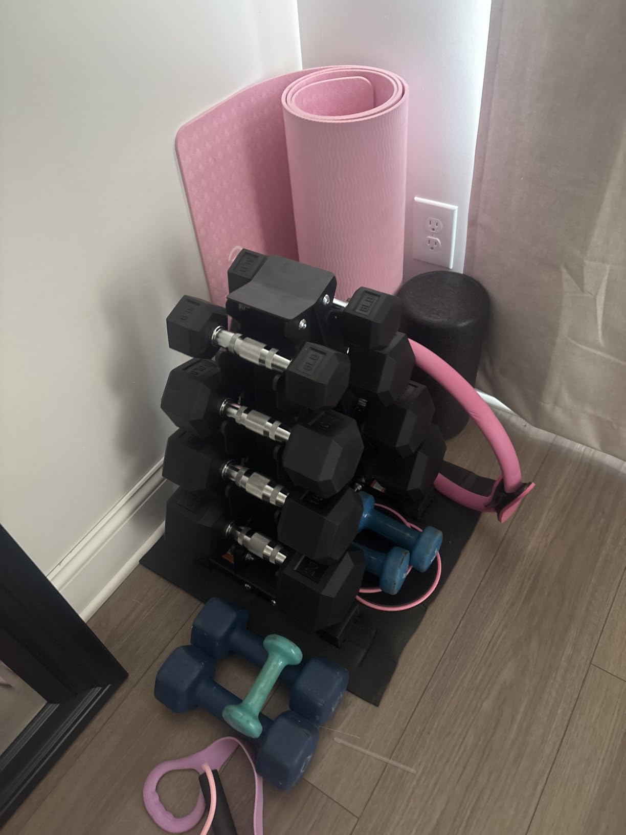 BalanceFrom Rubber Coated Hex Dumbbell Weight Set with Storage Rack, 100LB or 150LB or 200LB Set, 5-20 lbs or 5-25 lbs or 10-30 lbs Pairs customer photo 2