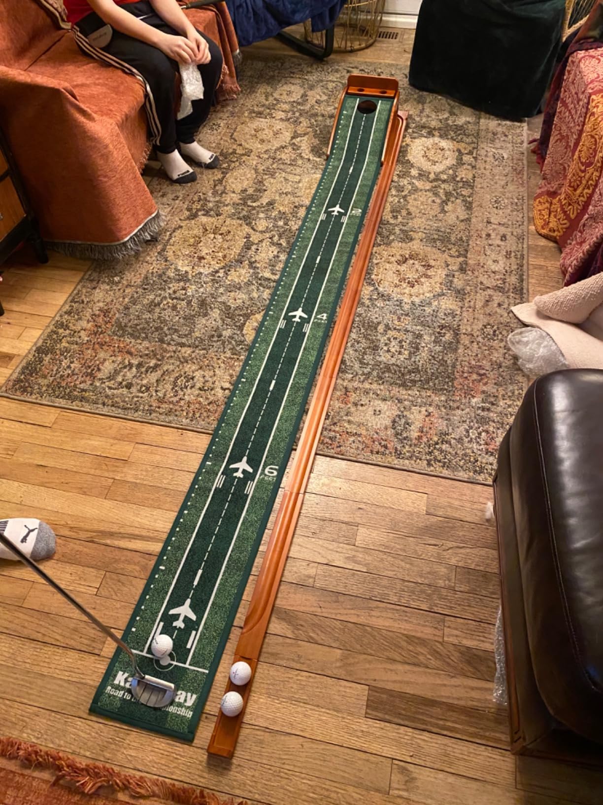 Kalramay Putting Green Indoor Golf Putting Mat - Easy to Assemble with Automatic Ball Return, Wrinkle-Free Close to Real Green Speed, Suitable for Office, Recreation Room, Patio customer photo 2