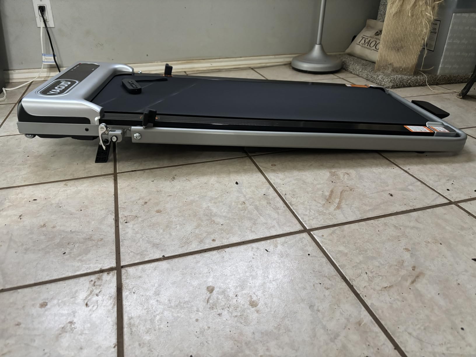 Yagud Walking Pad, Walking Pad Treadmill for Home Office, Portable Under Desk Treadmill with Remote Control and LED Display, Walking Jogging Running Machine customer photo 2