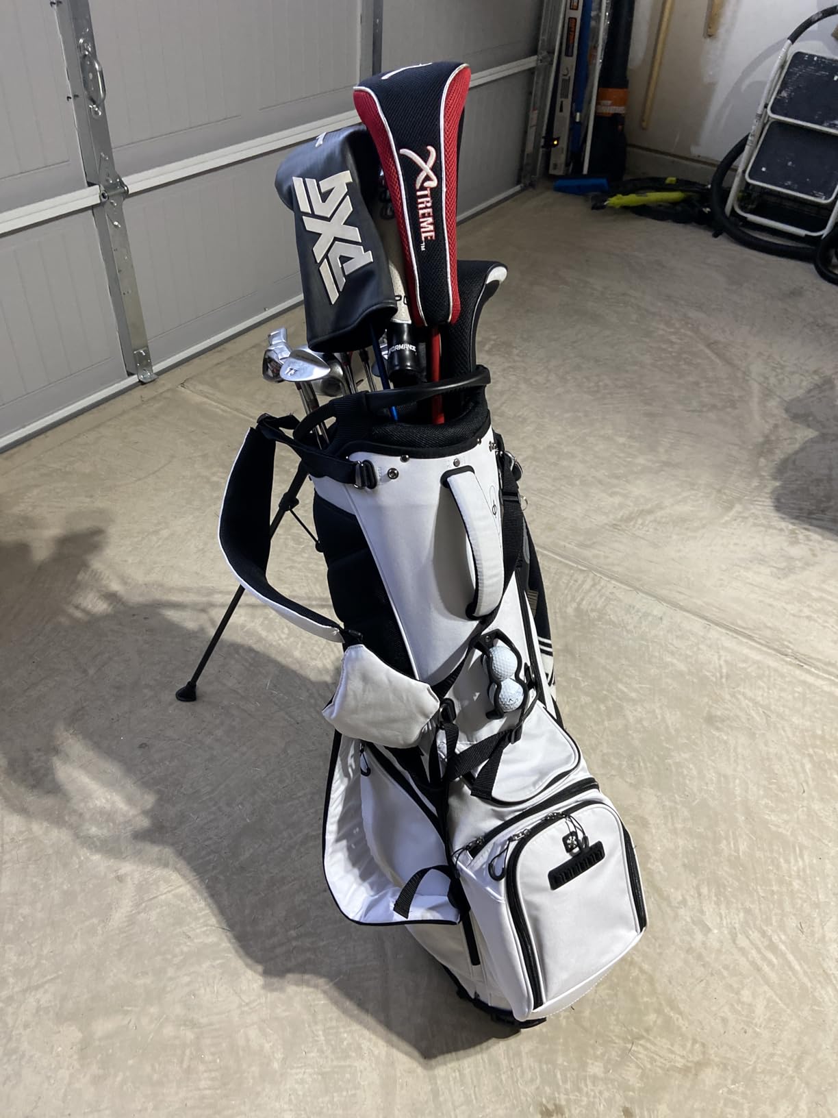 Findway 14 Way Golf Stand Bag, Lightweight Golf Bag with Stand for Men Women, Golf Club Carry Bag with Dual Strap, Rain Cover, Multiple Pockets, Golf Ball Holder customer photo 2