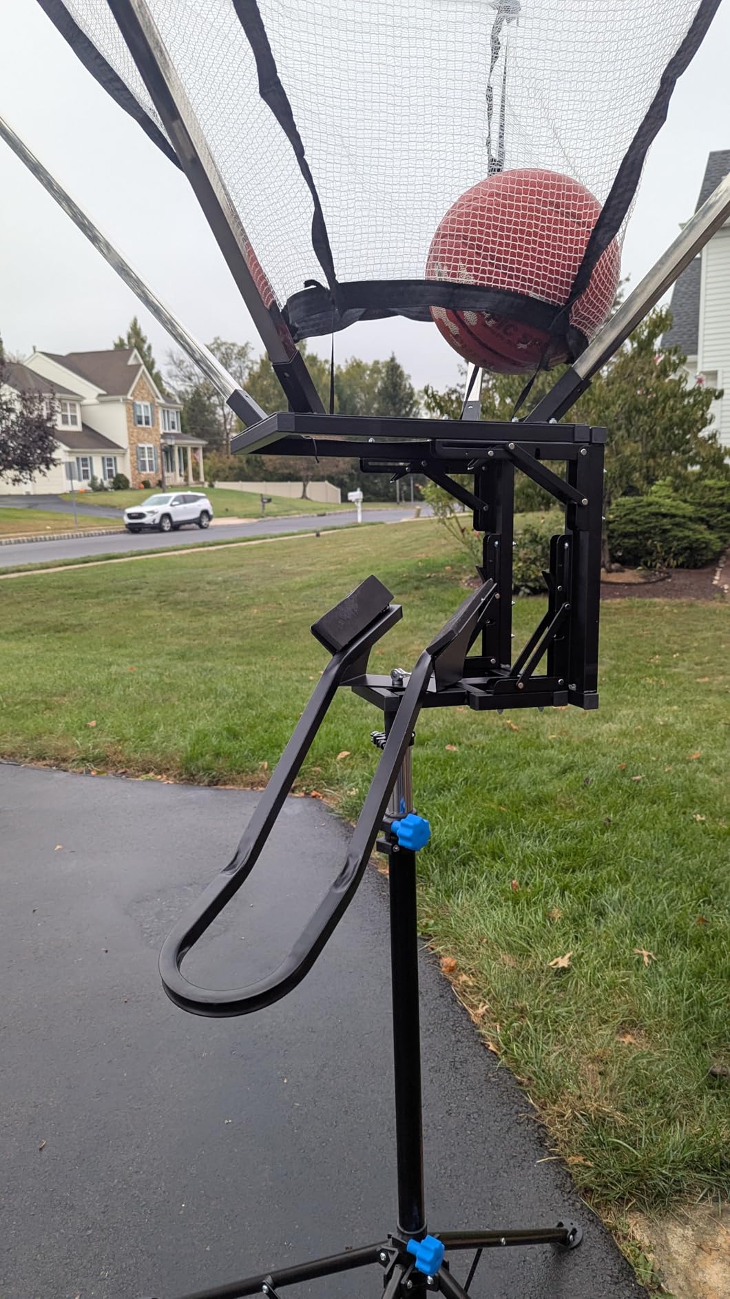 Basketball Rebounder with Rotating Track，Basketball Shot Trainer Rebounder with Net Return Systemfor Efficient Training, Suitable for Indoor & Outdoor Use, Easy Assembly & Convenient Storage customer photo 1