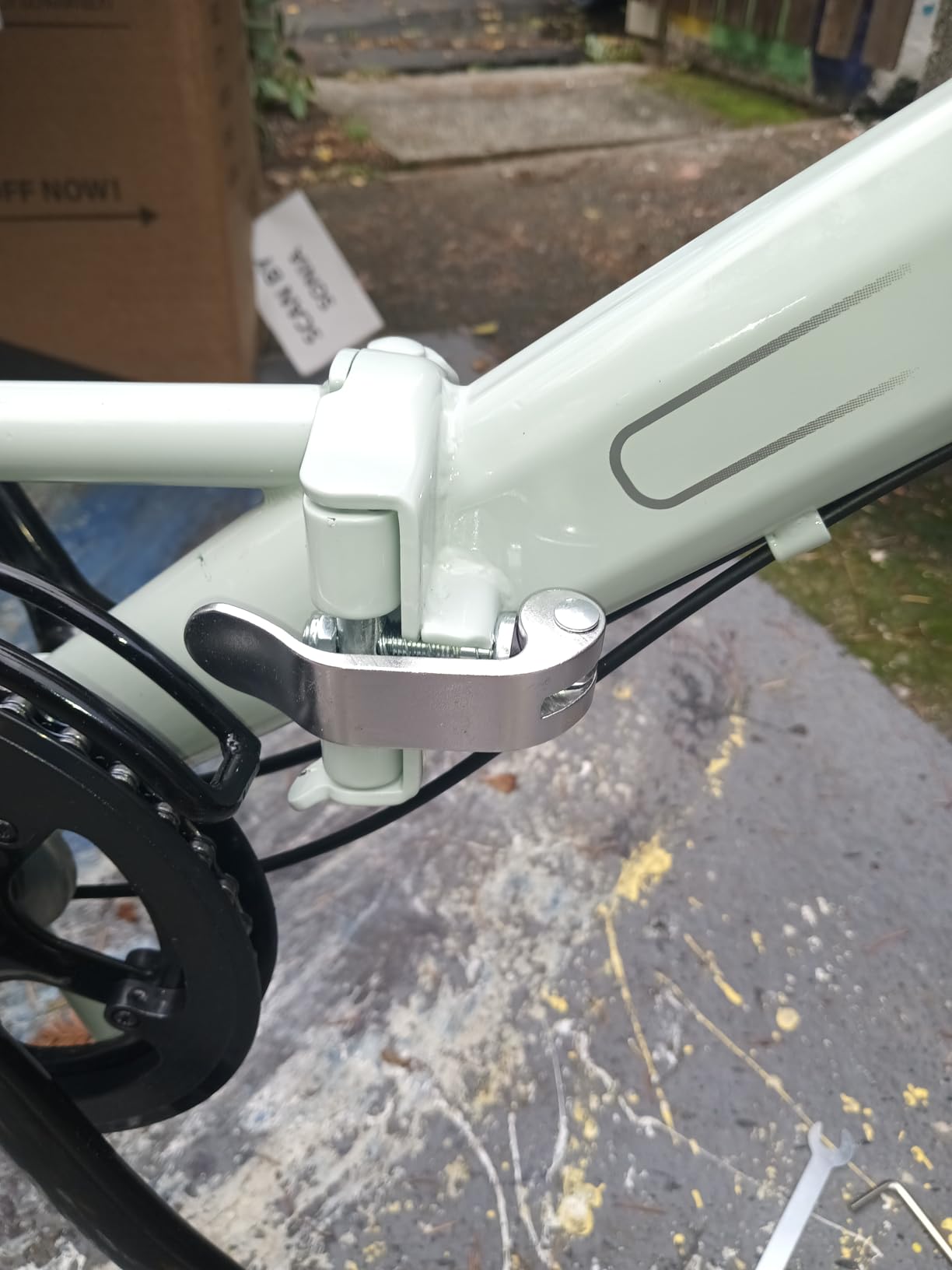 AVASTA Quartet Folding Bike, 20/24 Inch, 7-Speed, Dual Brakes | Folds in seconds. Features 7-speed shifting, dual brakes, basket and rear rack for everyday city riding. customer photo 2