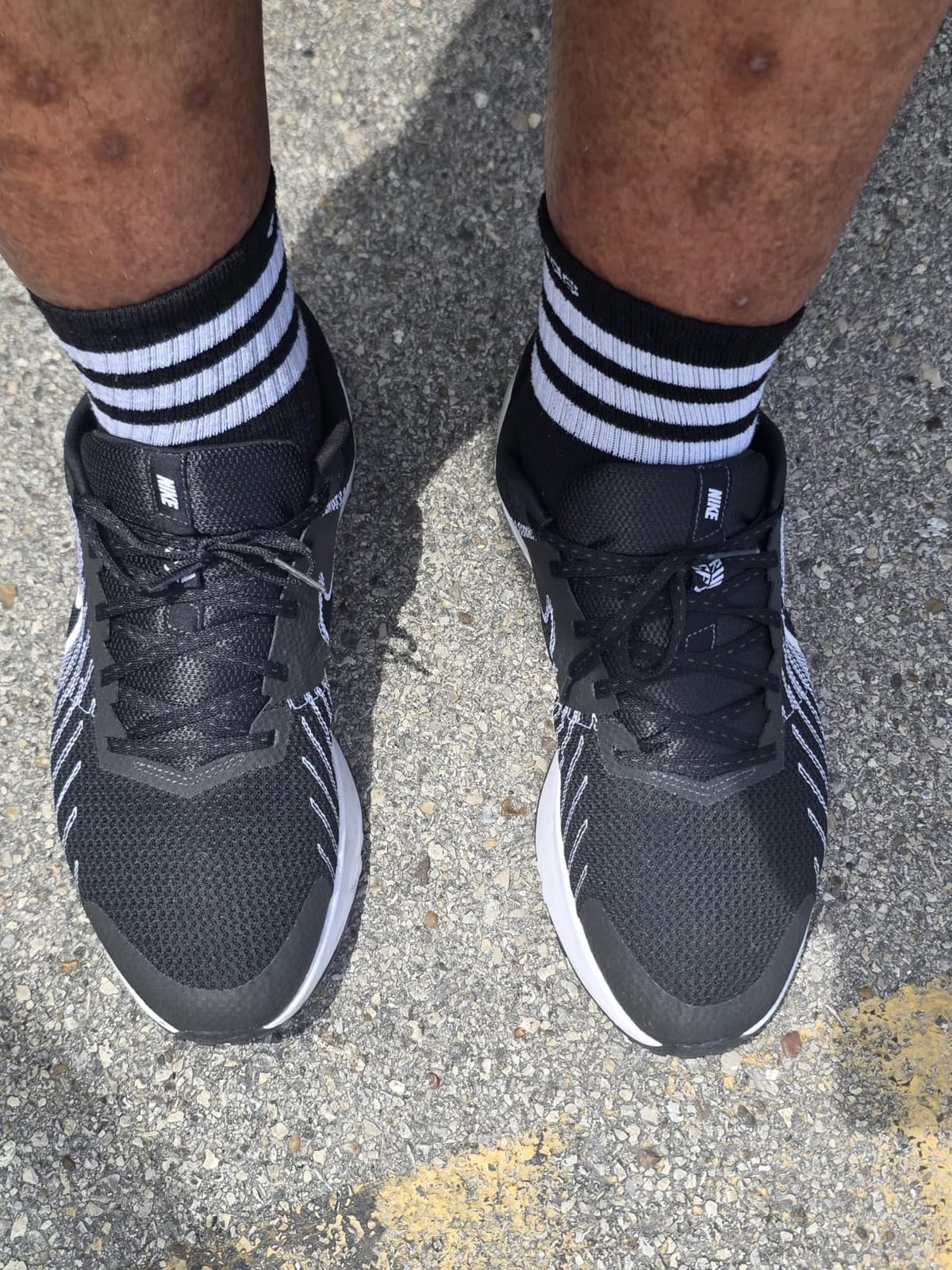 Nike Men's Run Defy Road Running Shoes customer photo 2