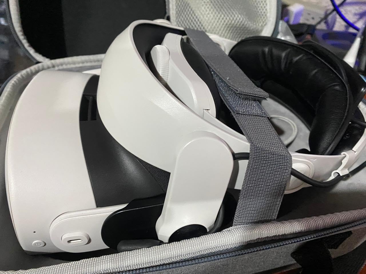 Meta Quest 3S 128GB | Virtual Reality - VR Headset - Gorilla Tag Bundle customer photo 2